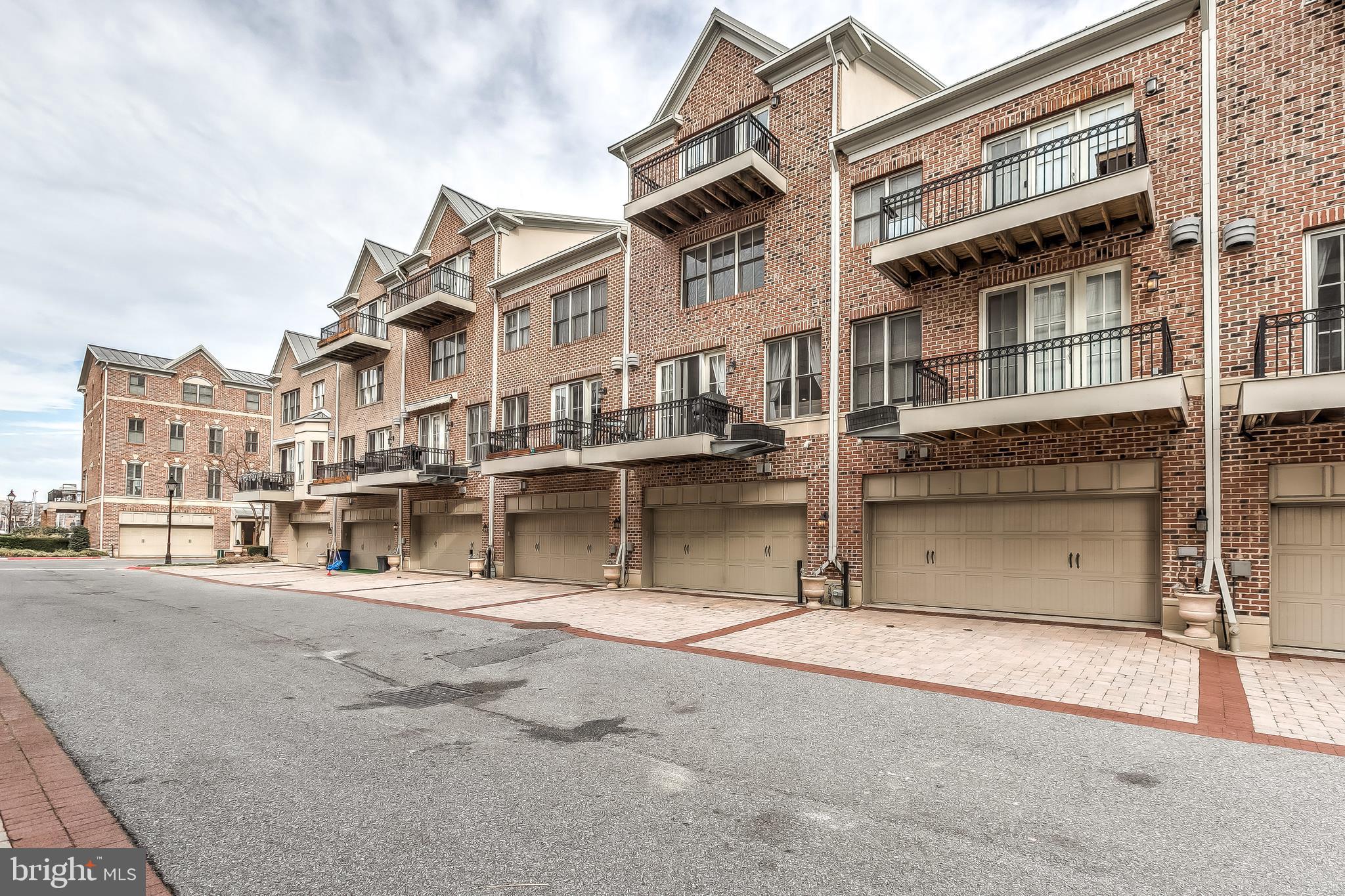 THE MOORINGS AT LIGHTHOUSE POINT - Residential