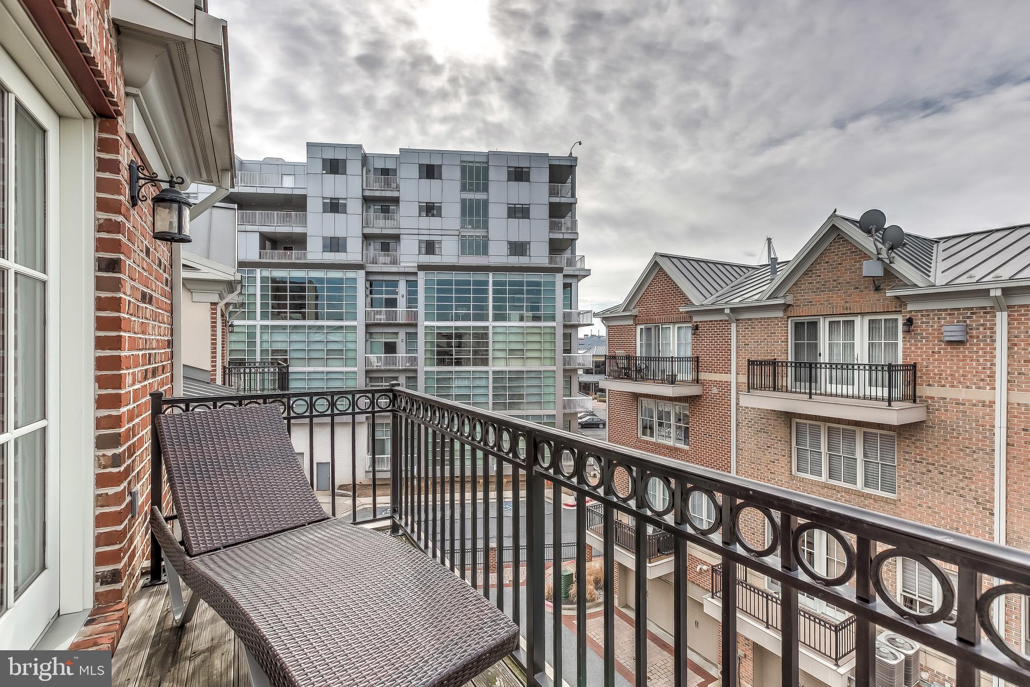 THE MOORINGS AT LIGHTHOUSE POINT - Residential