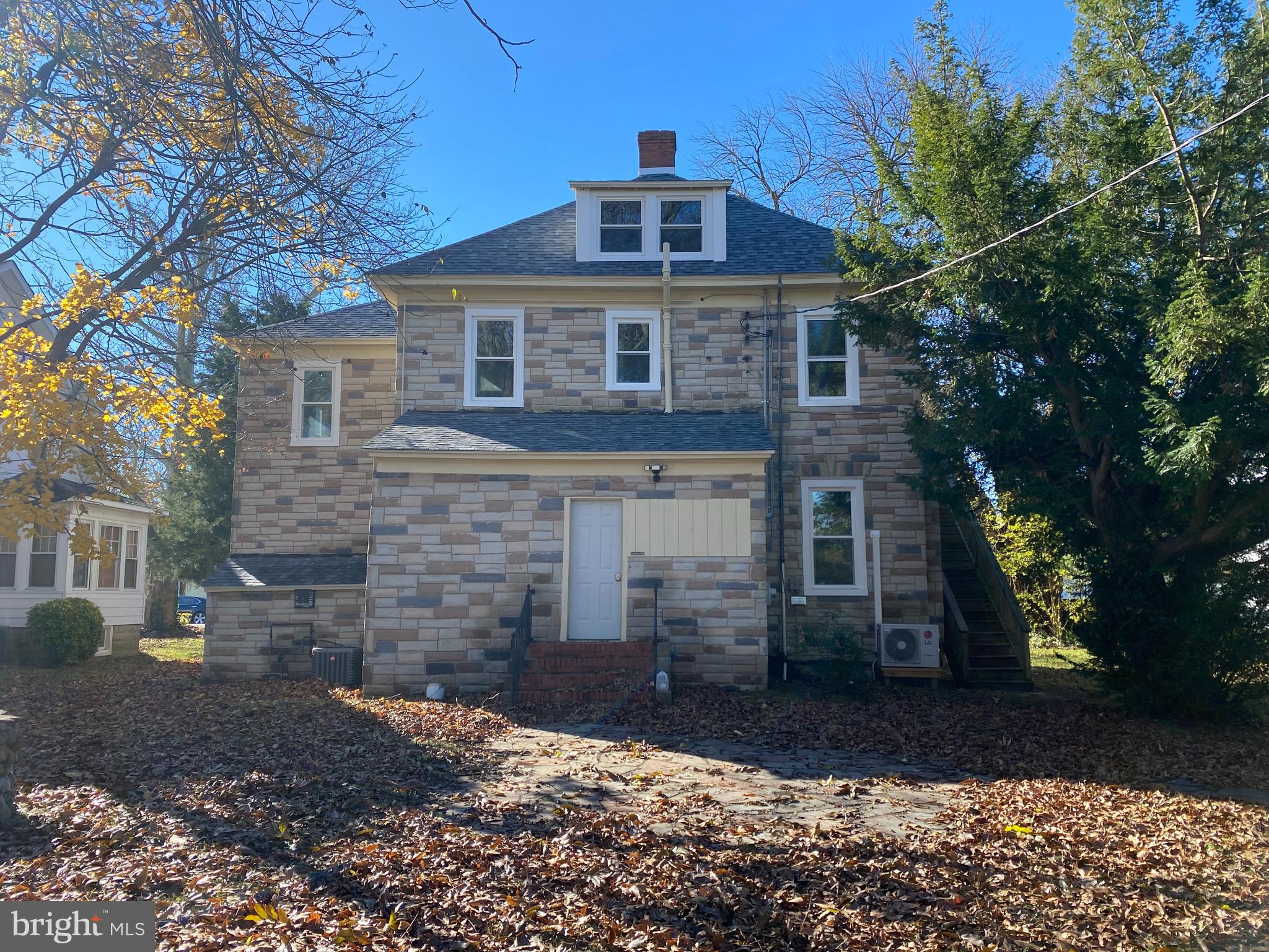 408 MARYLAND AVENUE B