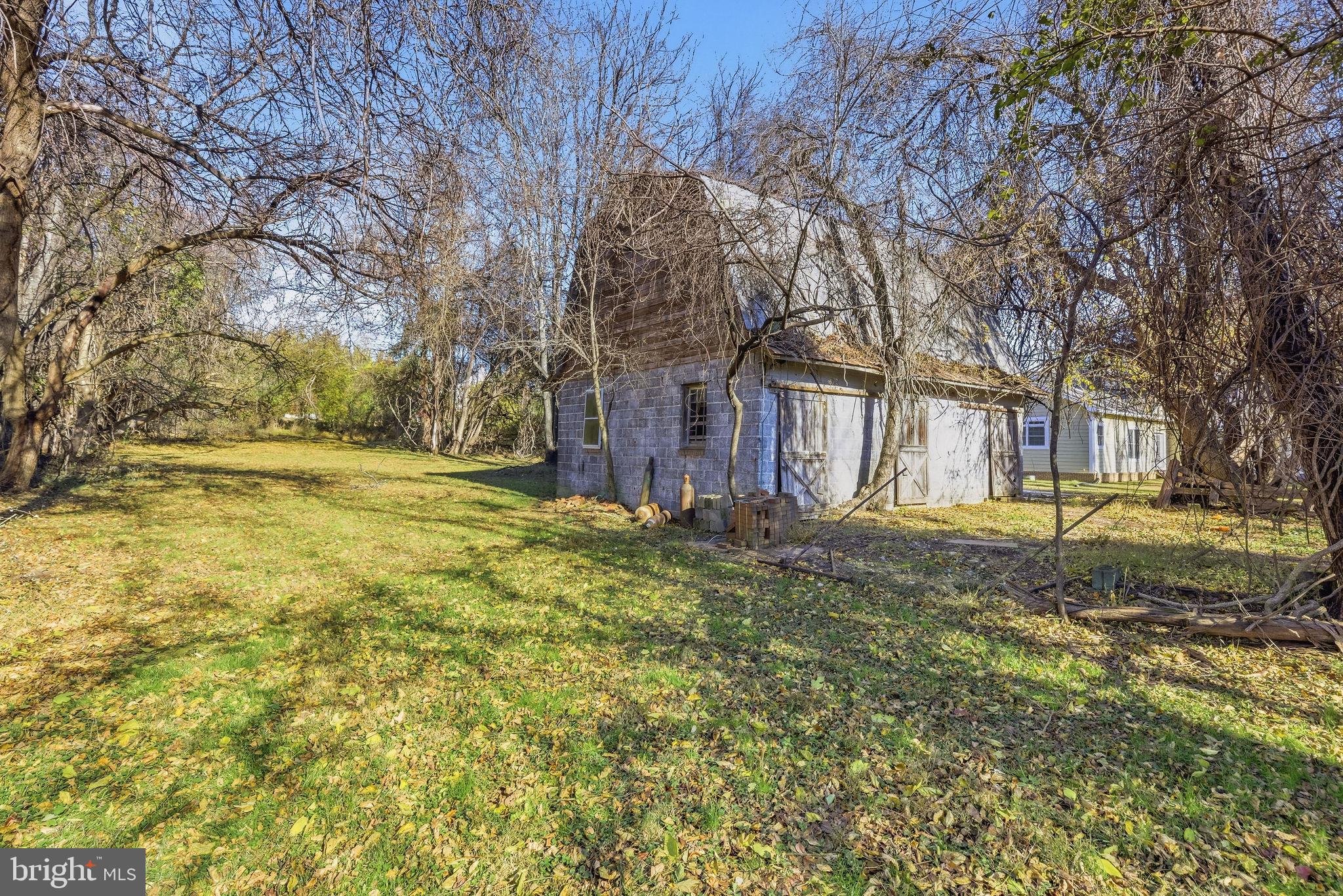 SPRING MEADOWS - Residential