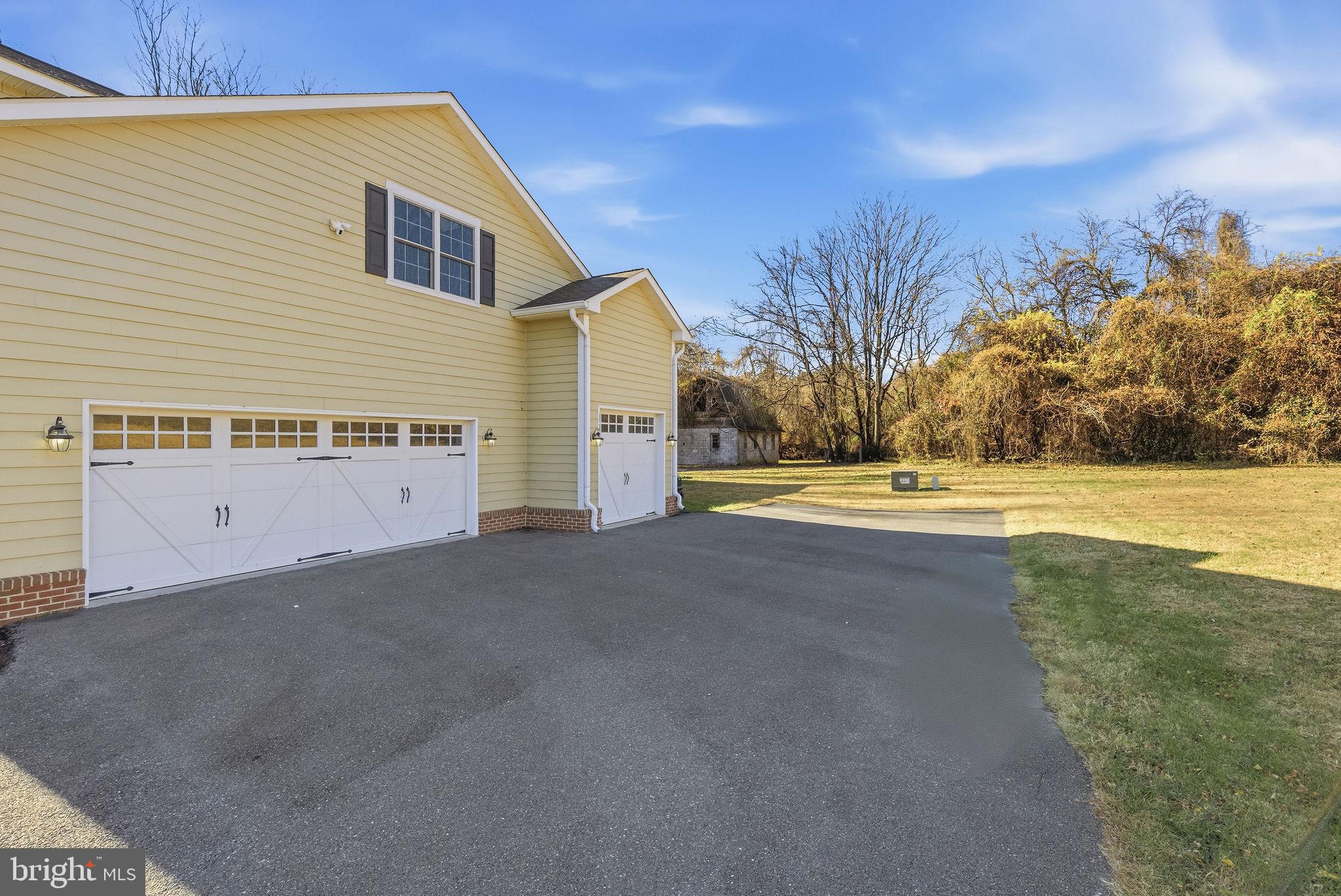 SPRING MEADOWS - Residential