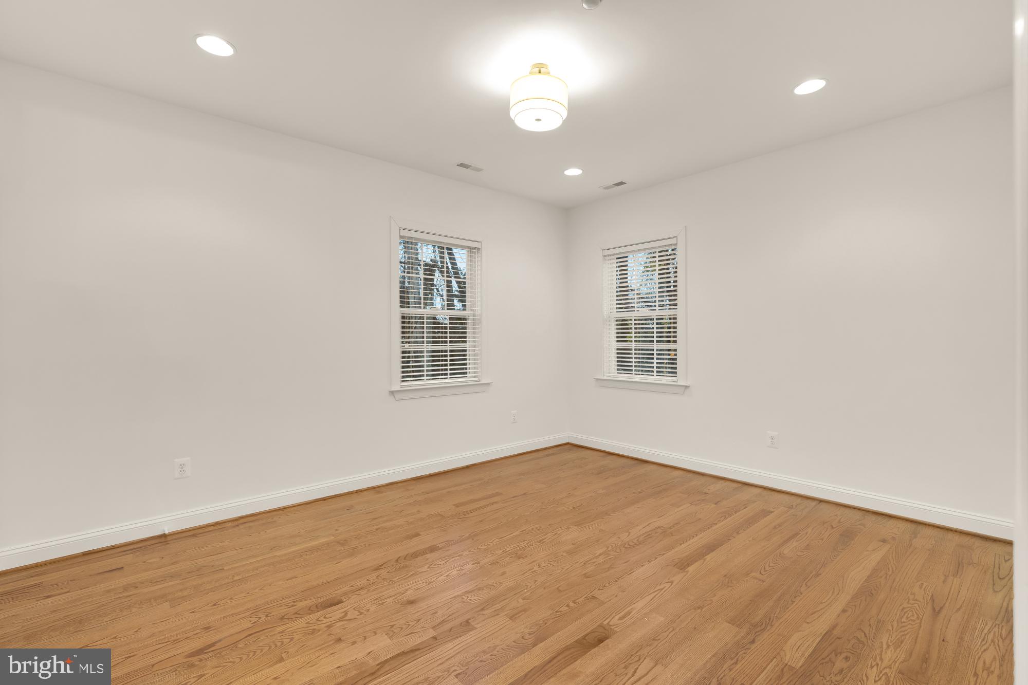 SPRING MEADOWS - Residential