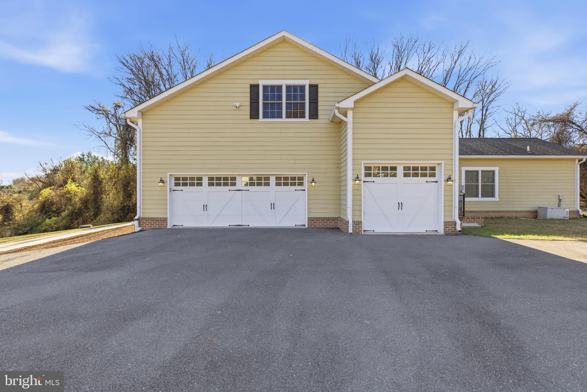 SPRING MEADOWS - Residential