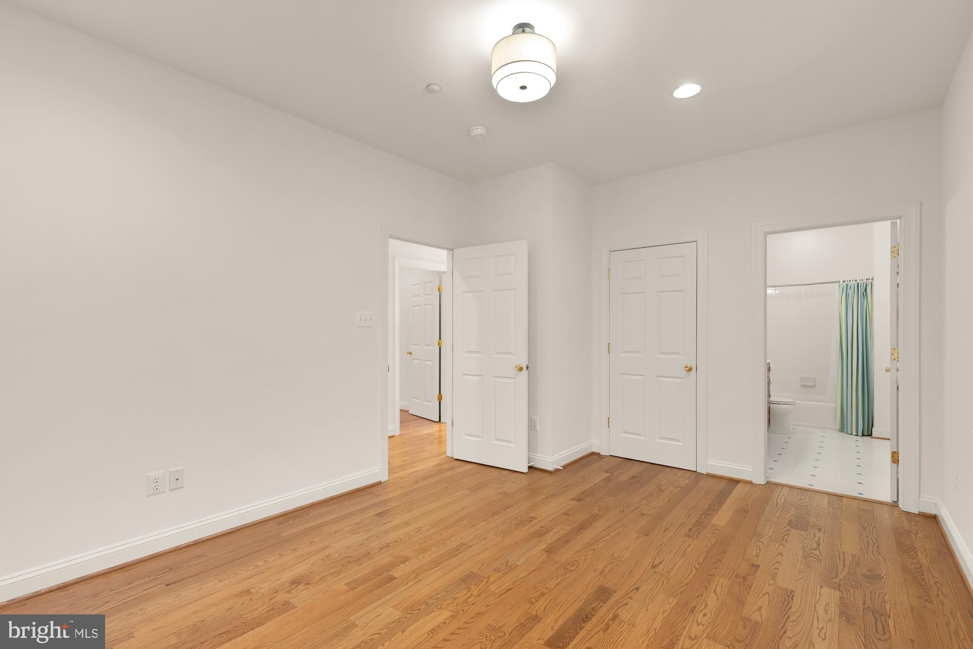 SPRING MEADOWS - Residential