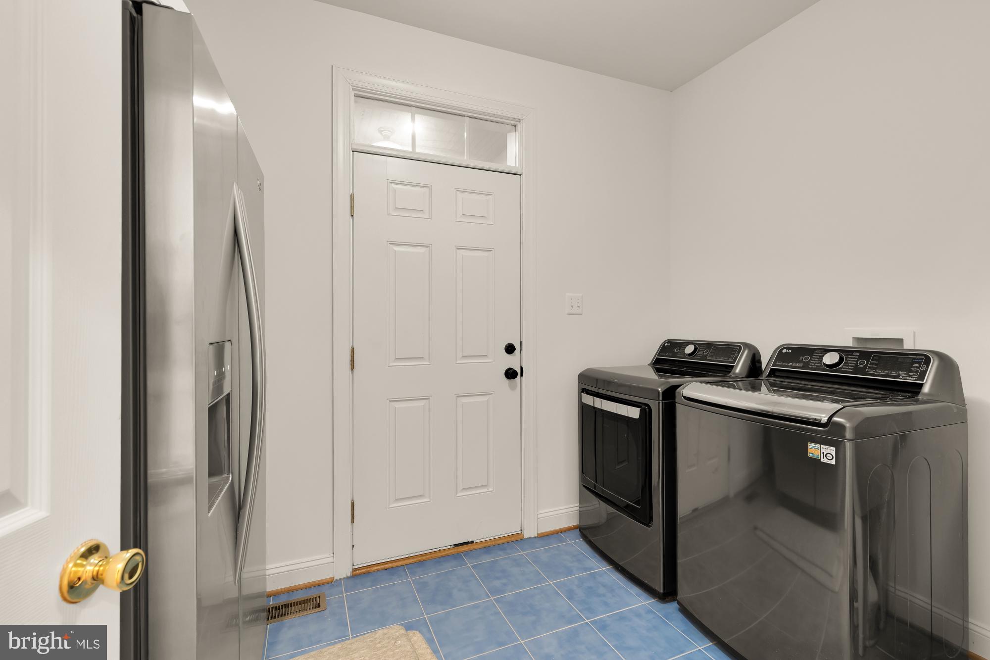 SPRING MEADOWS - Residential