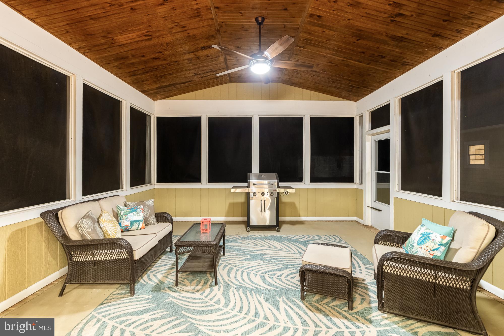 SPRING MEADOWS - Residential