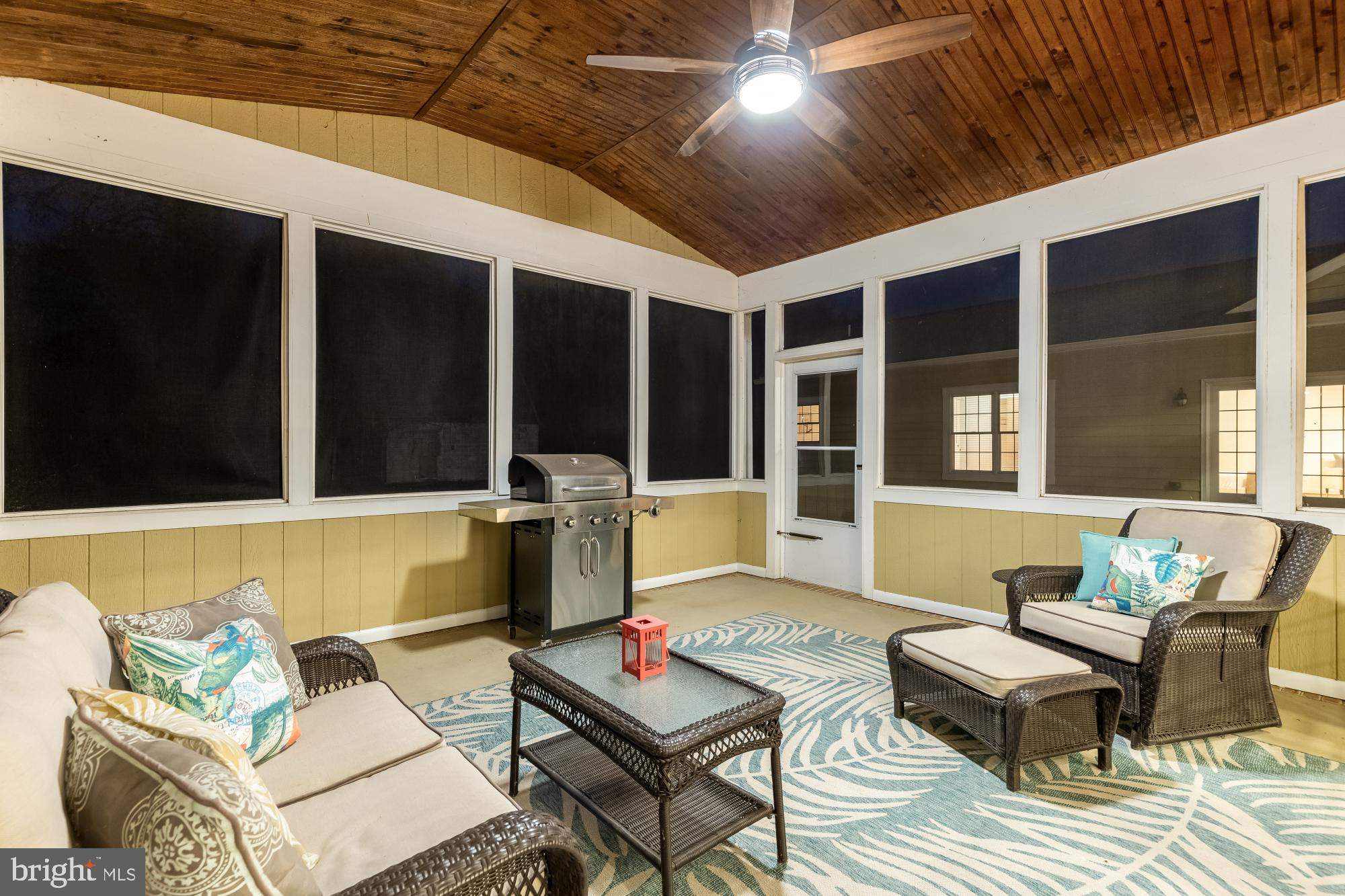 SPRING MEADOWS - Residential