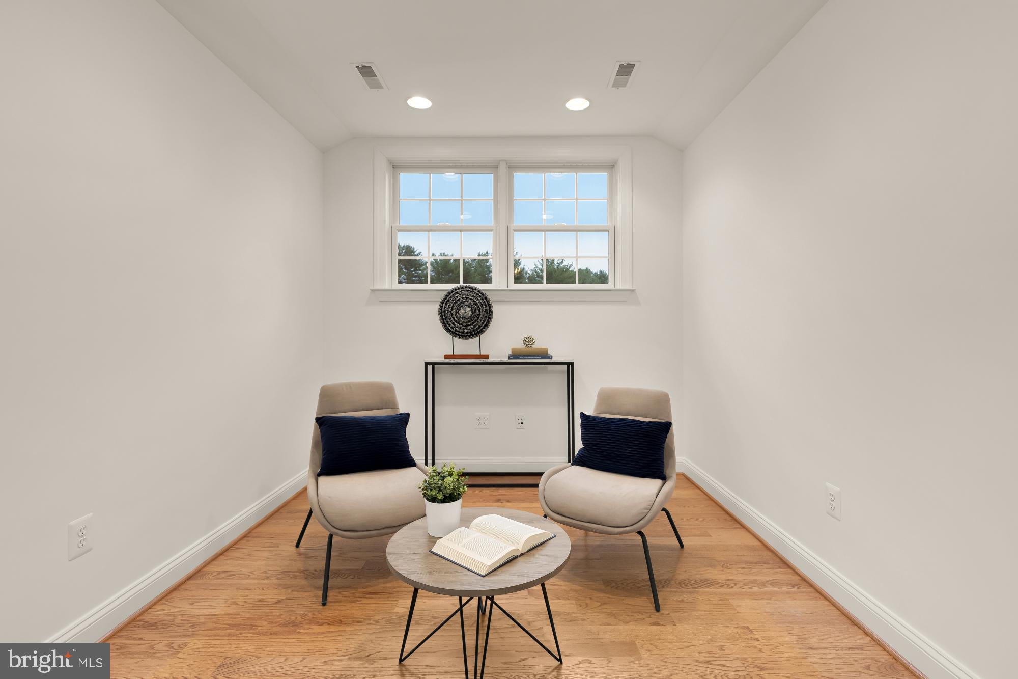 SPRING MEADOWS - Residential