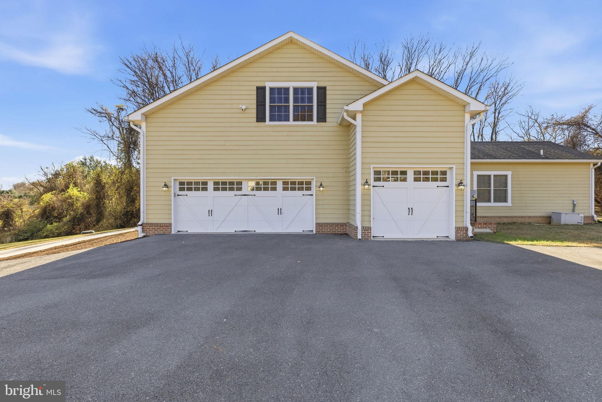 SPRING MEADOWS - Residential