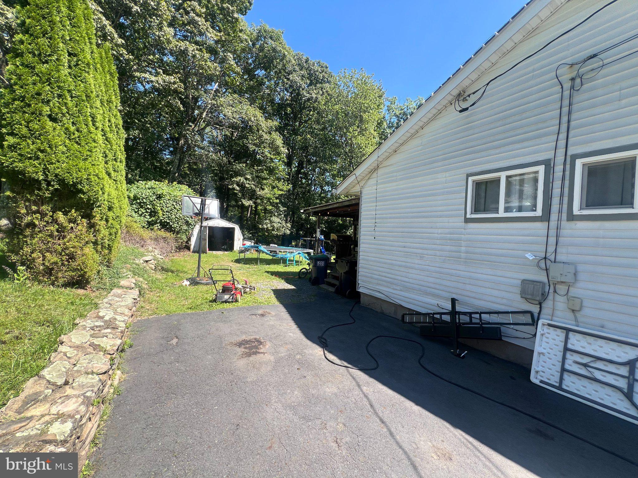 5 OAK STREET
