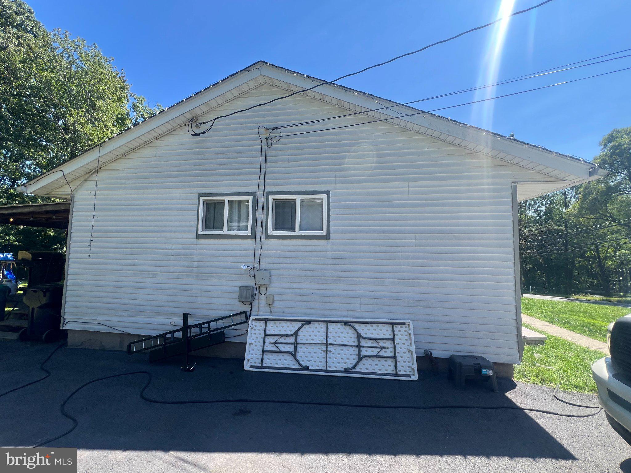 5 OAK STREET