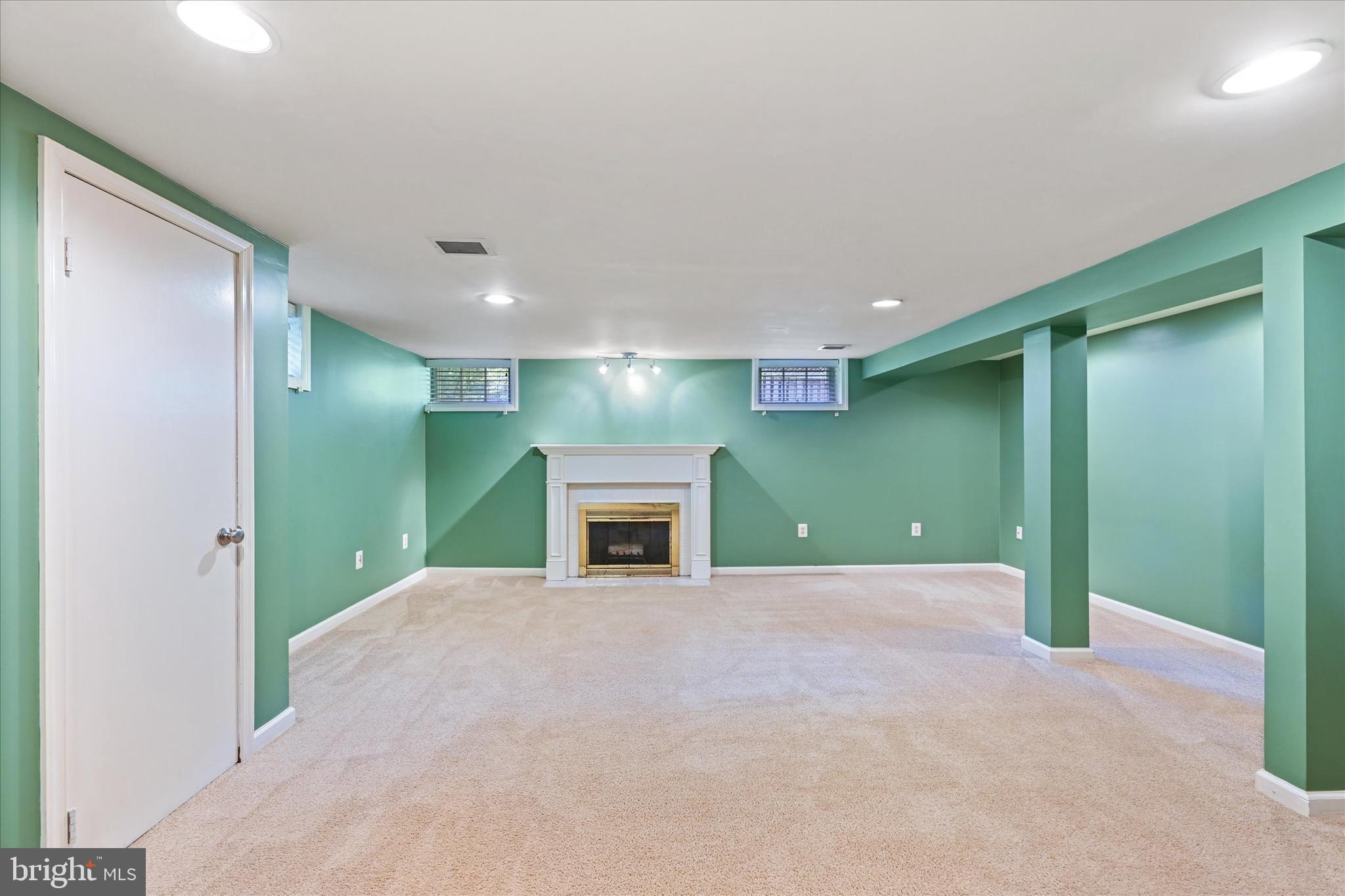 LOCH RAVEN MANOR - Residential