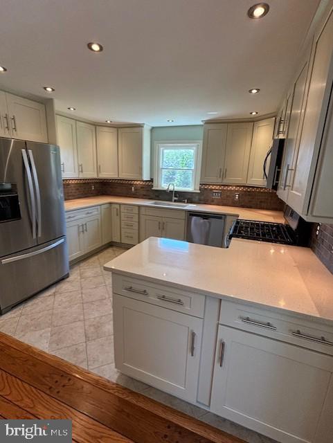 NEW FREEDOM - Residential Lease