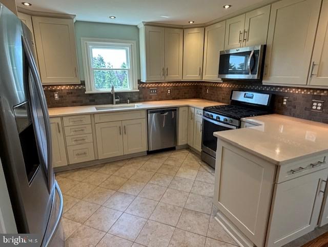 NEW FREEDOM - Residential Lease