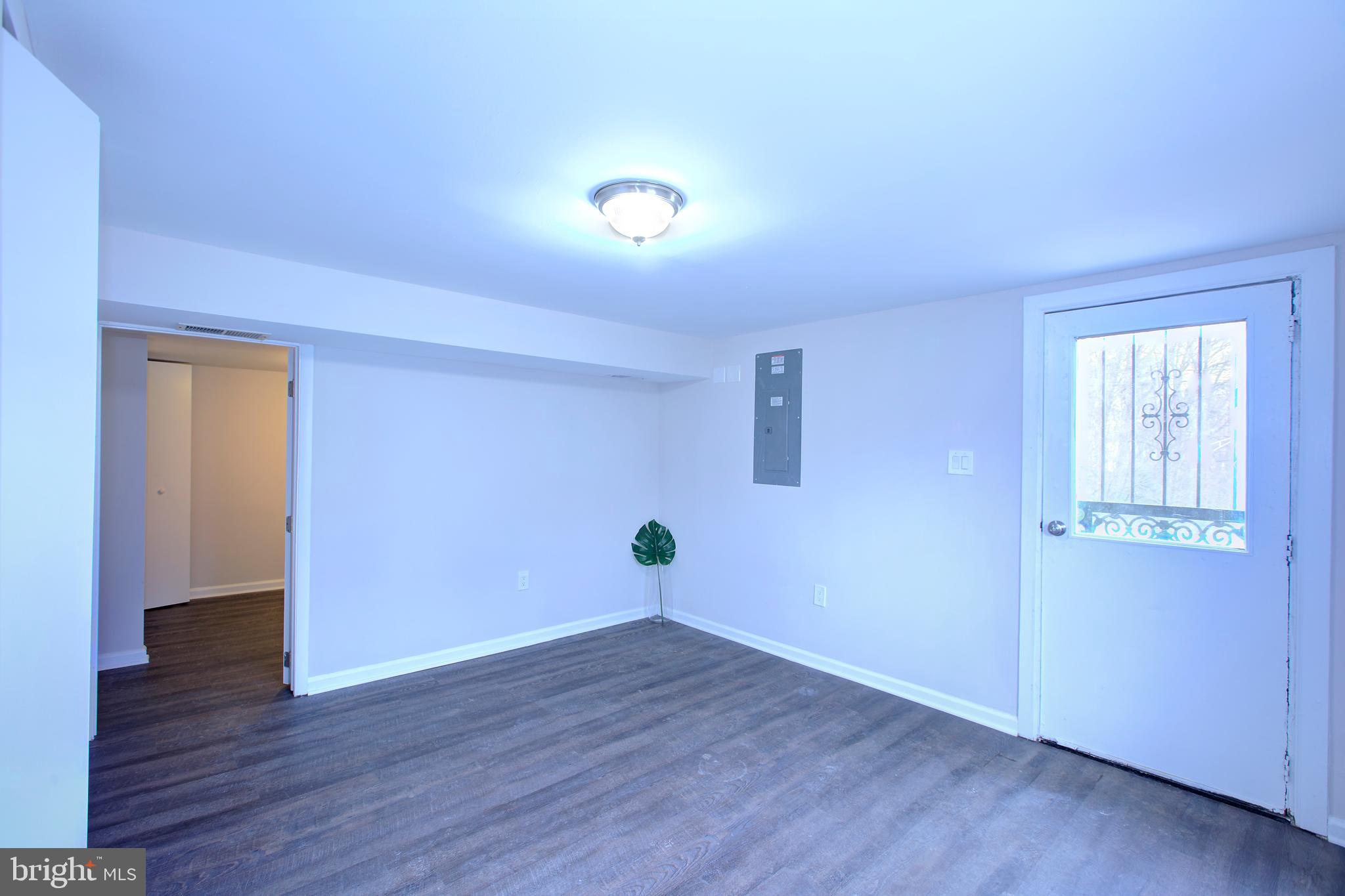 GLENARDEN WOODS - Residential