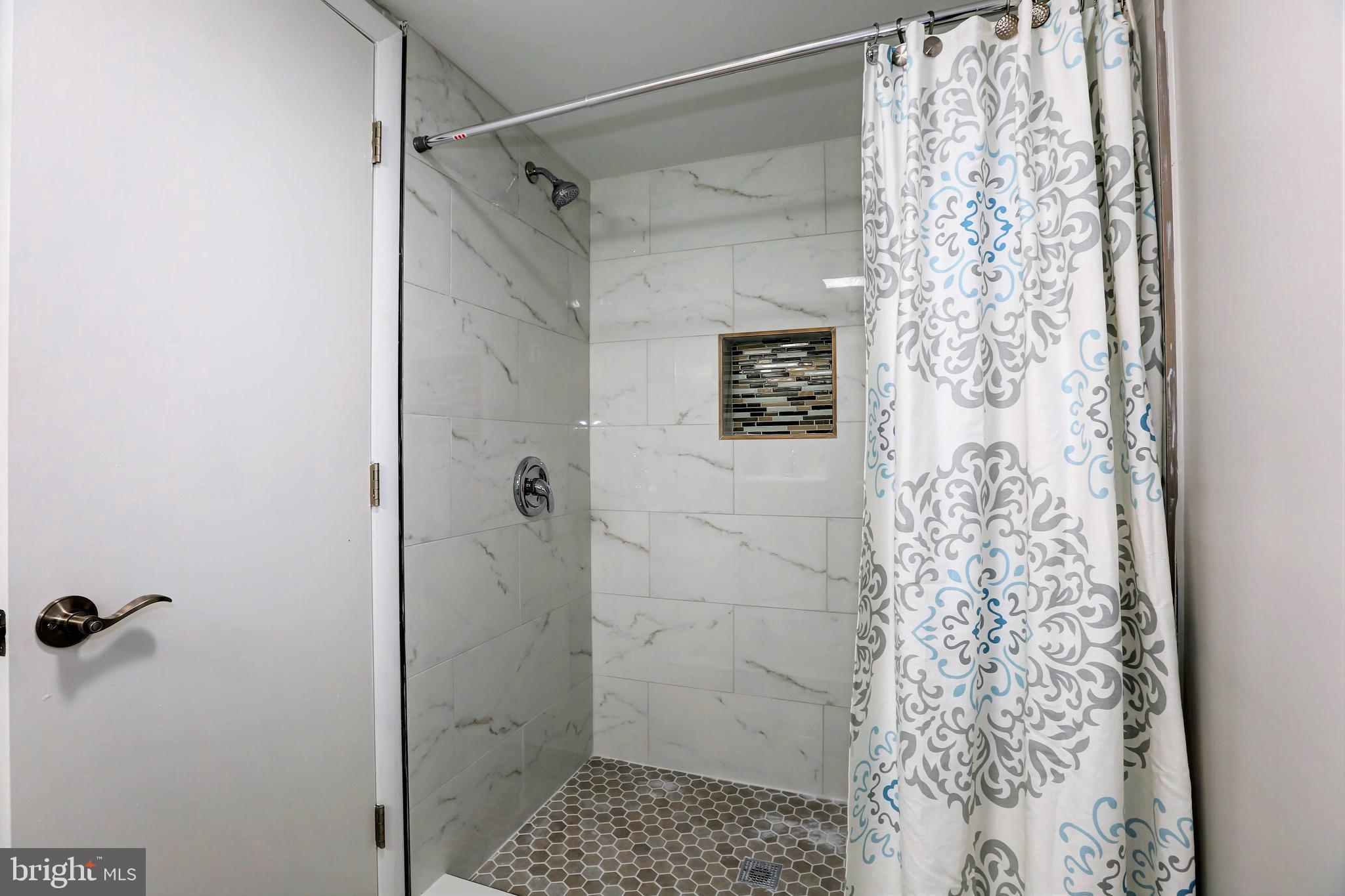 GLENARDEN WOODS - Residential