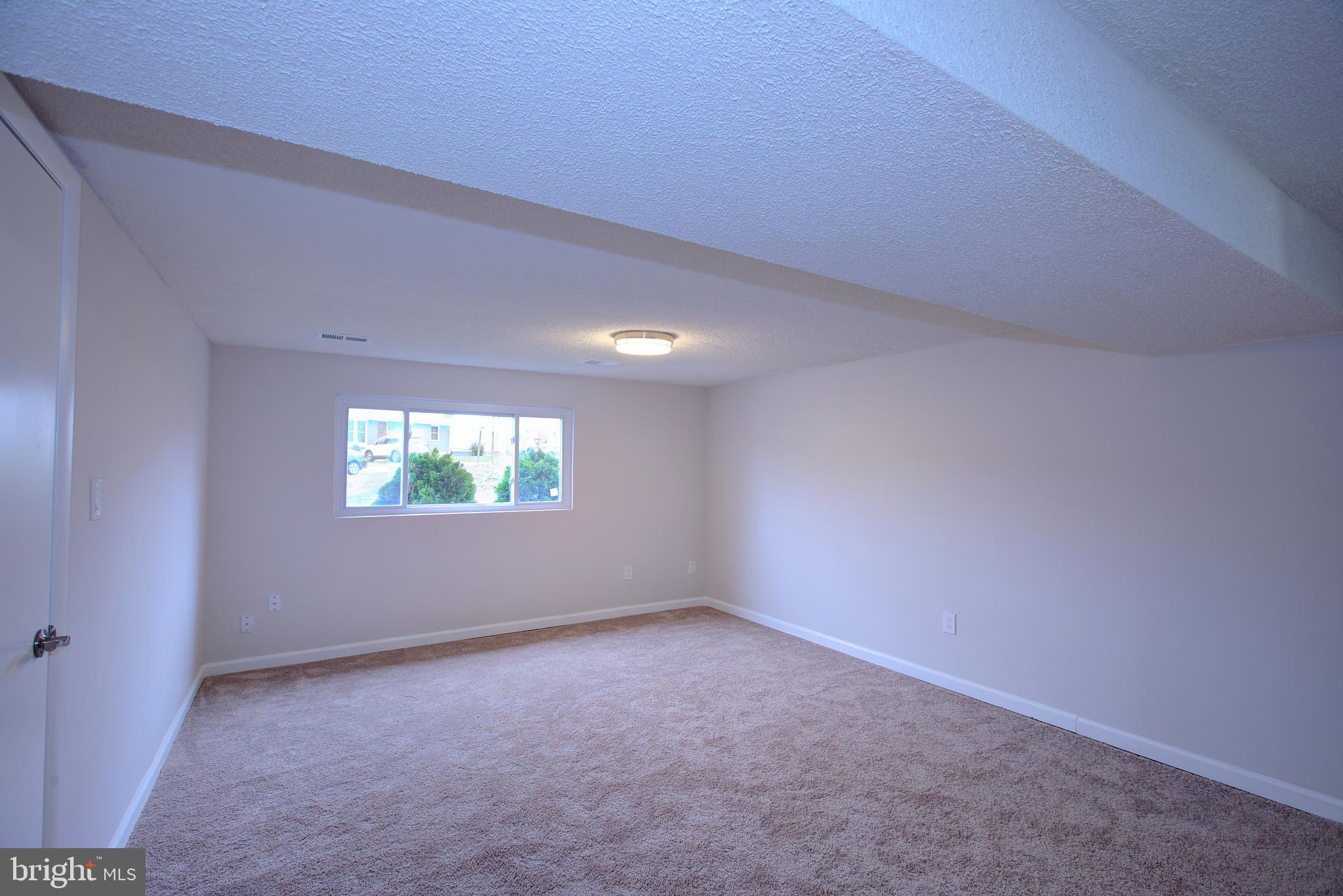 GLENARDEN WOODS - Residential