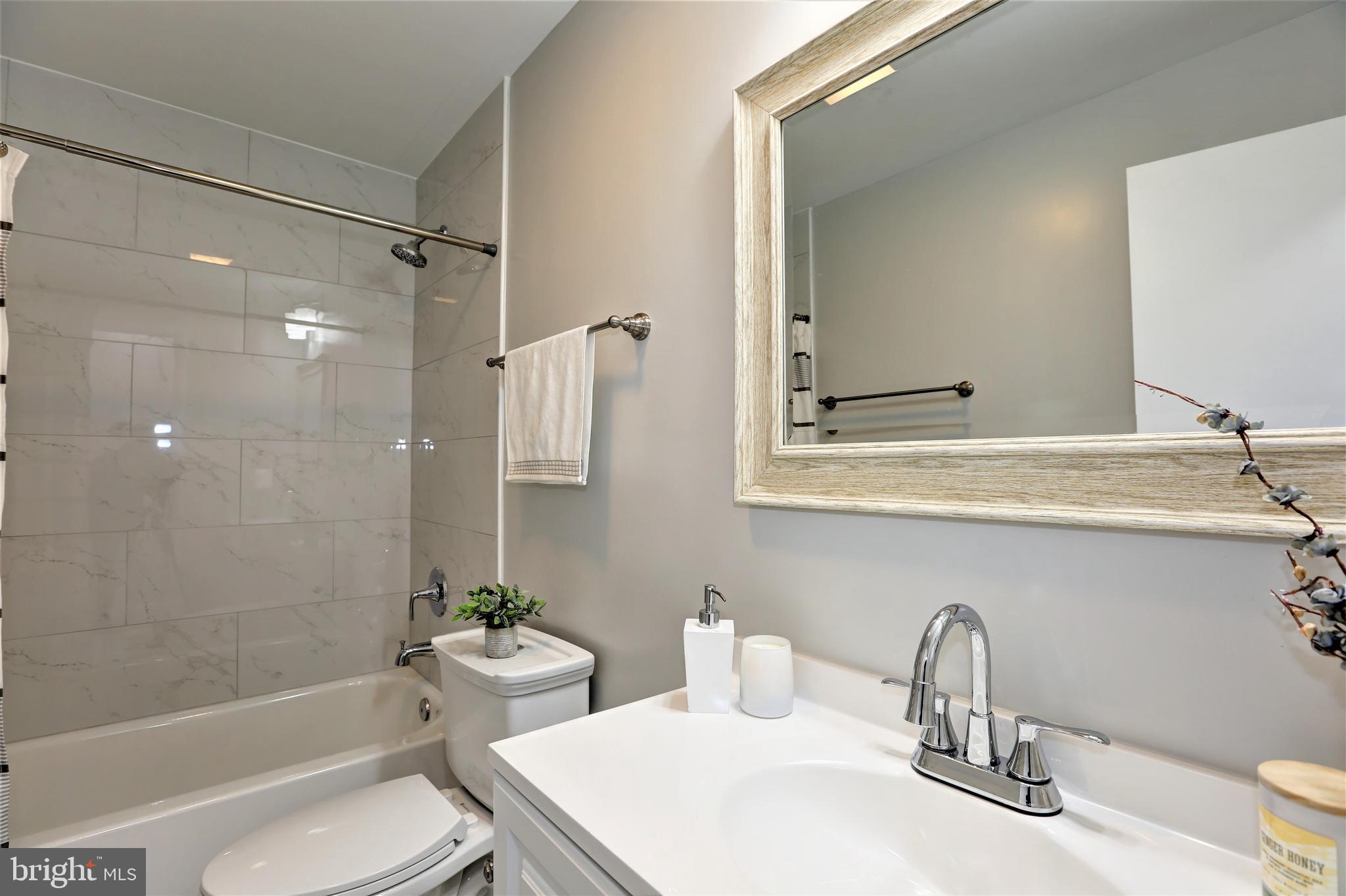 GLENARDEN WOODS - Residential