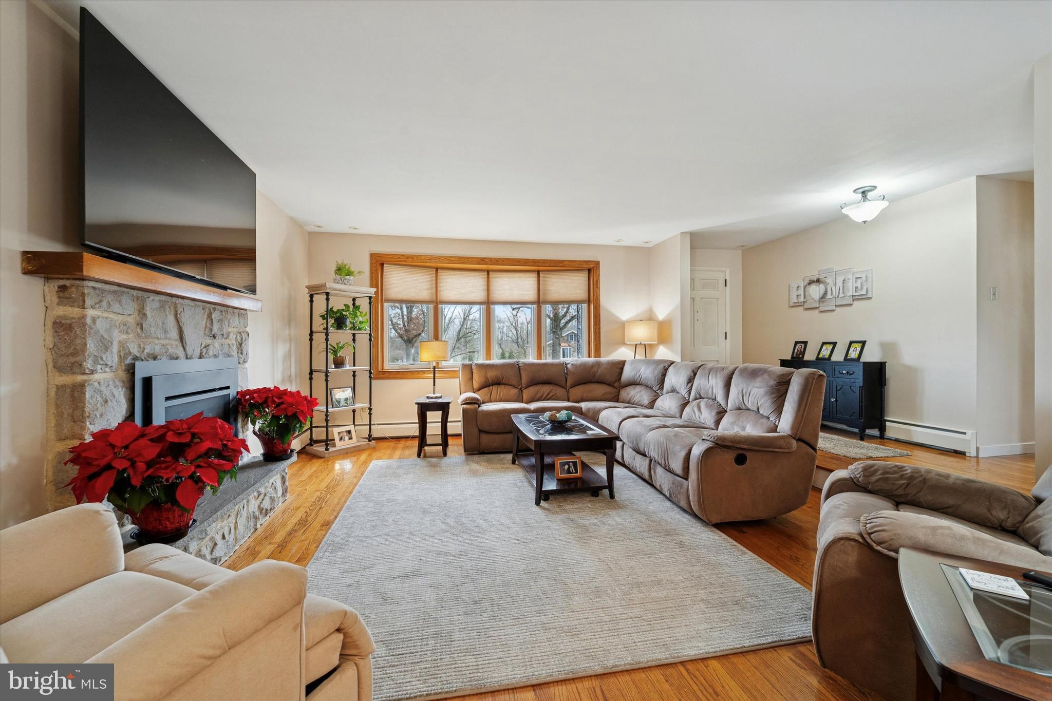 1217 CRESTWOOD DRIVE