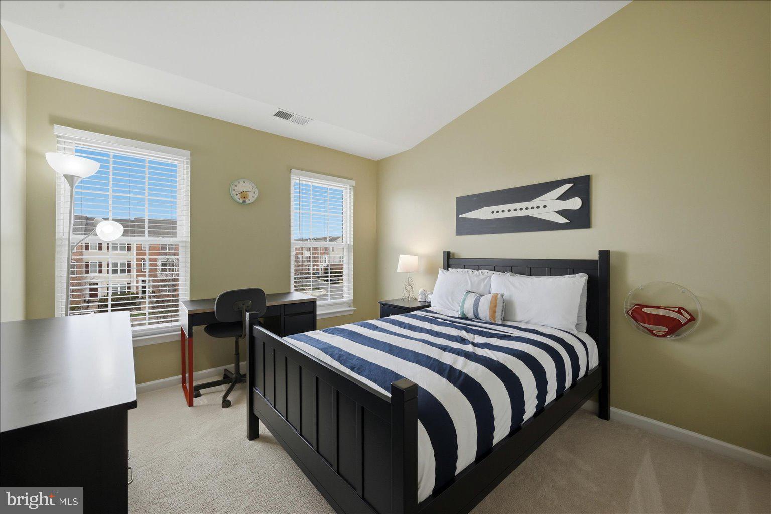 SOUTH RIDING - Residential