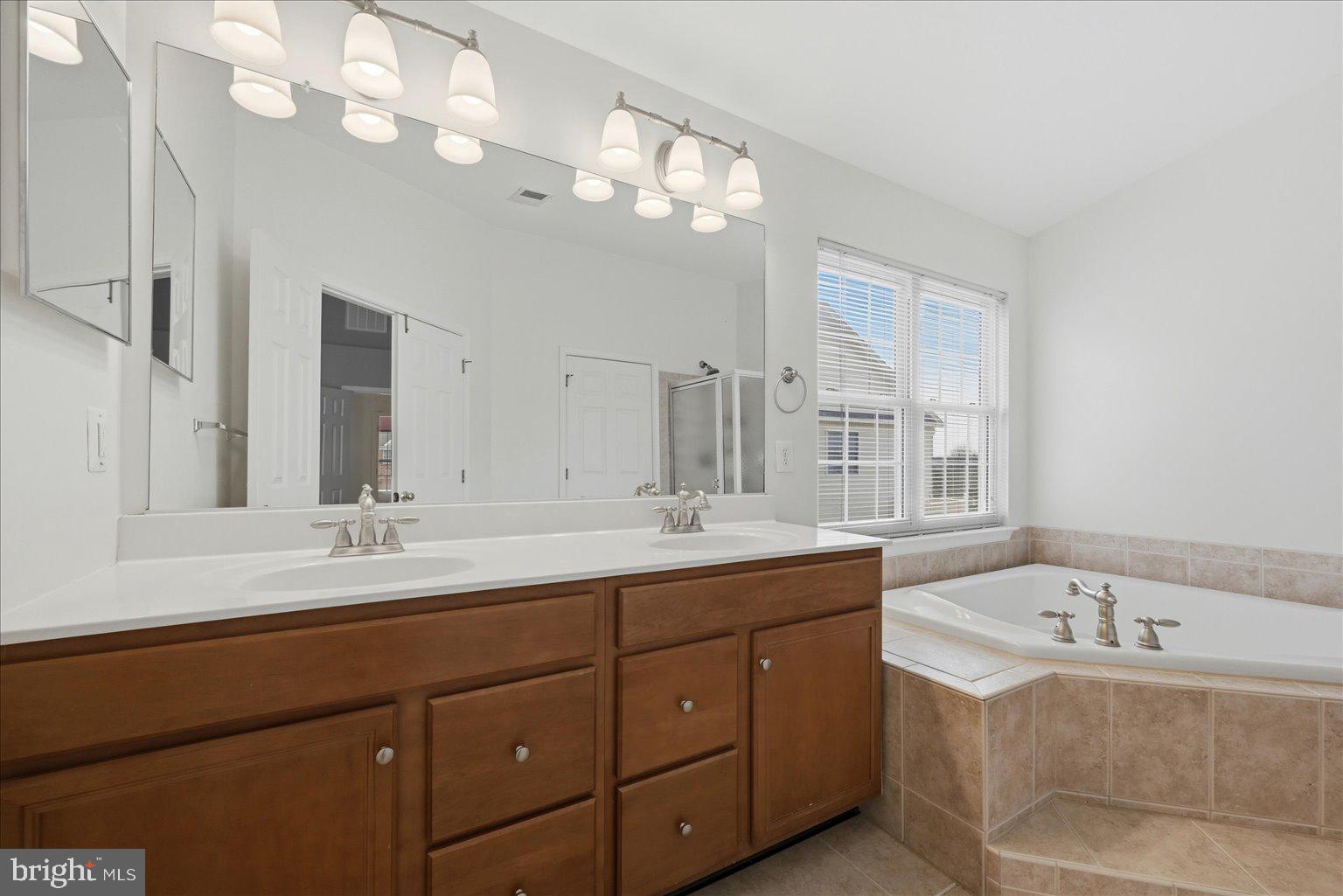 SOUTH RIDING - Residential