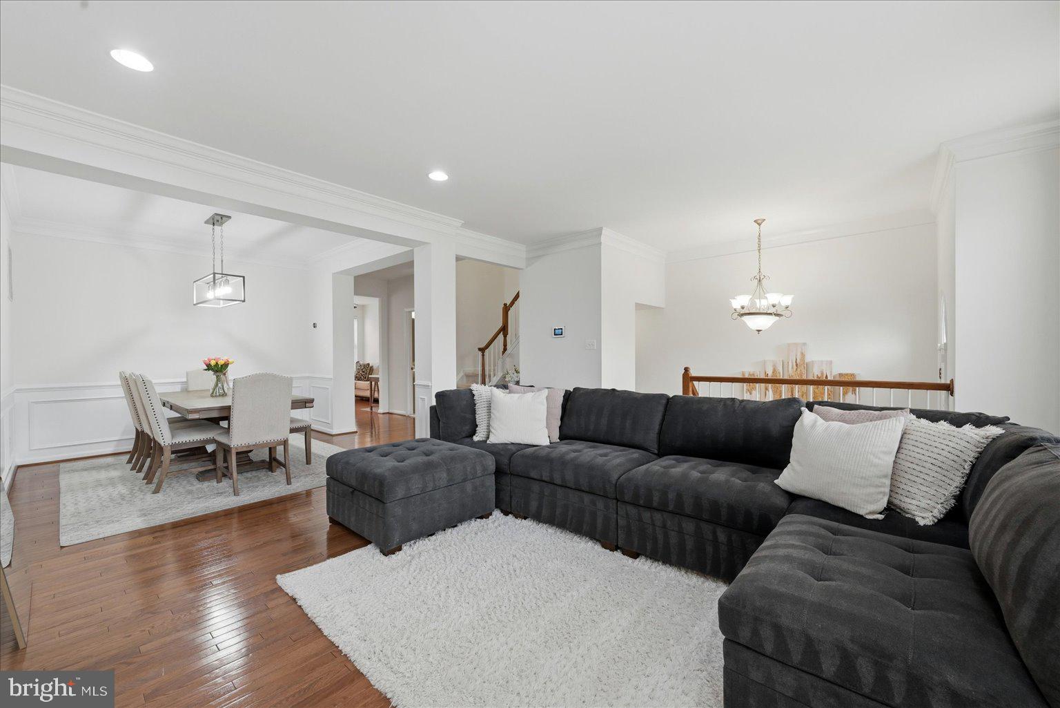 SOUTH RIDING - Residential