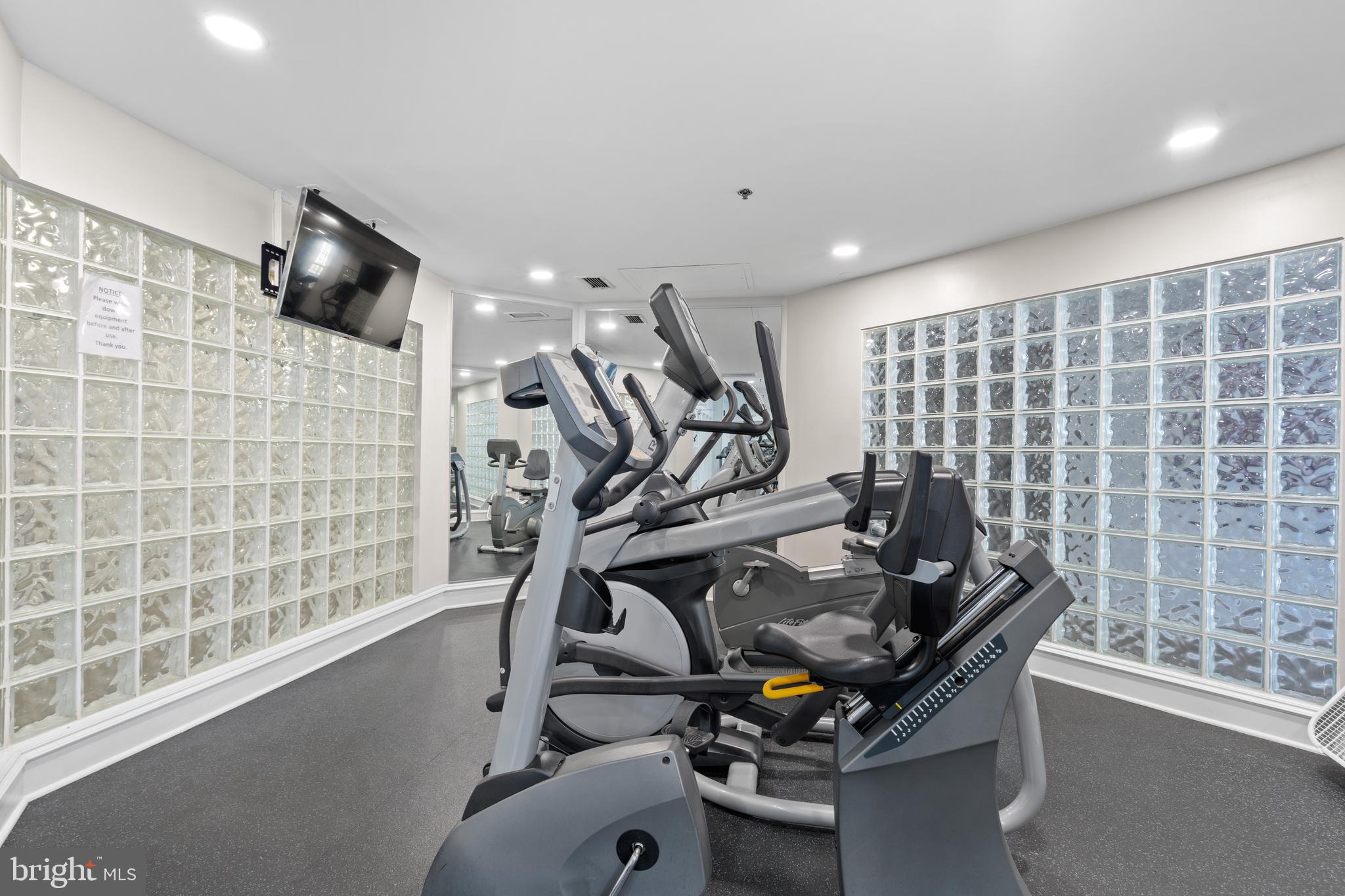 LILLIAN COURT AT TYSONS 11 - Residential