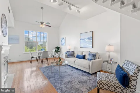 1625 International Drive Unit 402, McLean, VA MLS: VAFX2229918