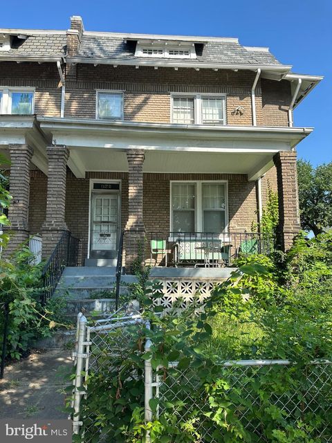 1122 HOLBROOK STREET NE WASHINGTON DC 20002