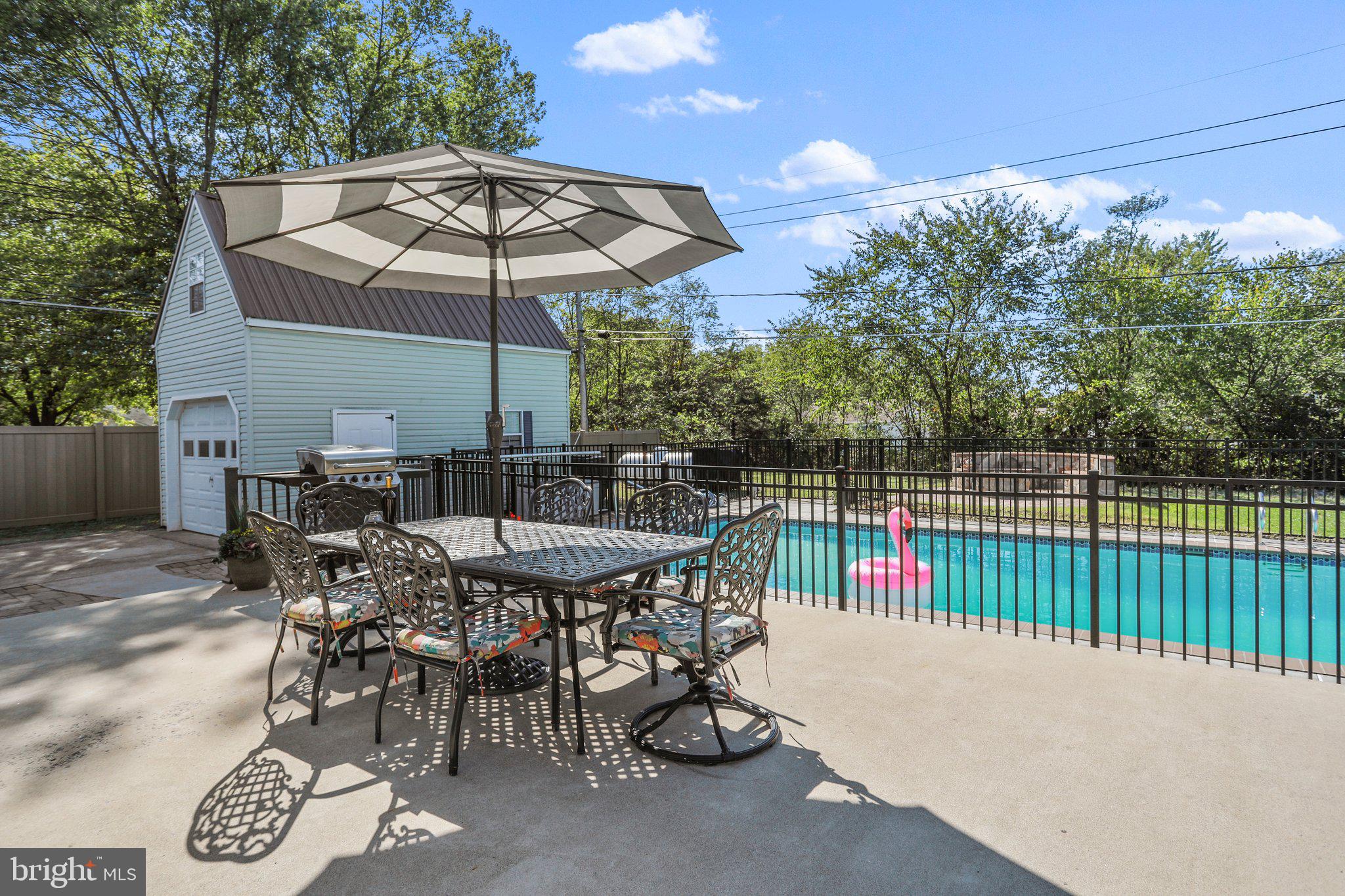 THE MEADOWS - Residential Lease