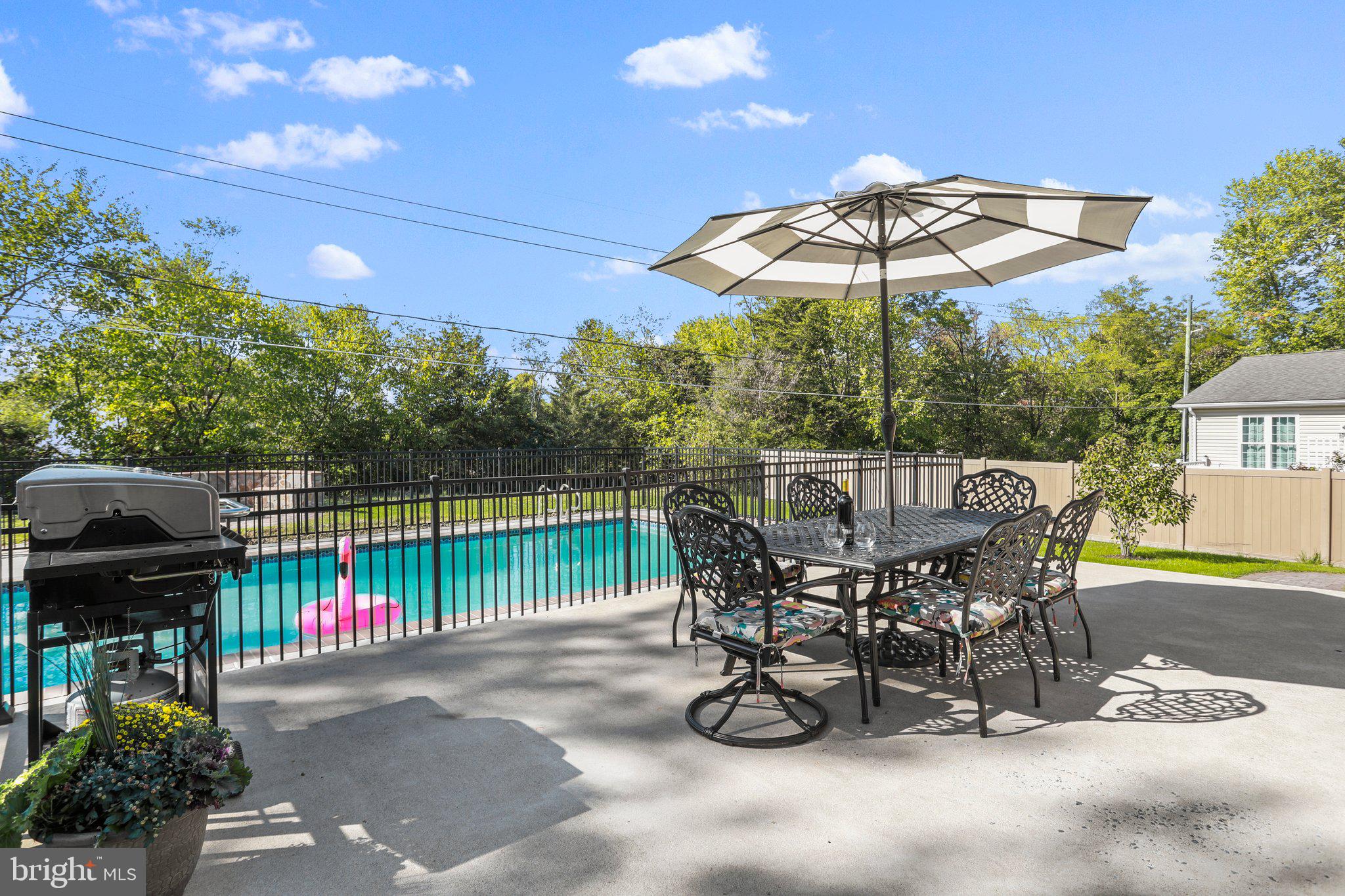 THE MEADOWS - Residential Lease