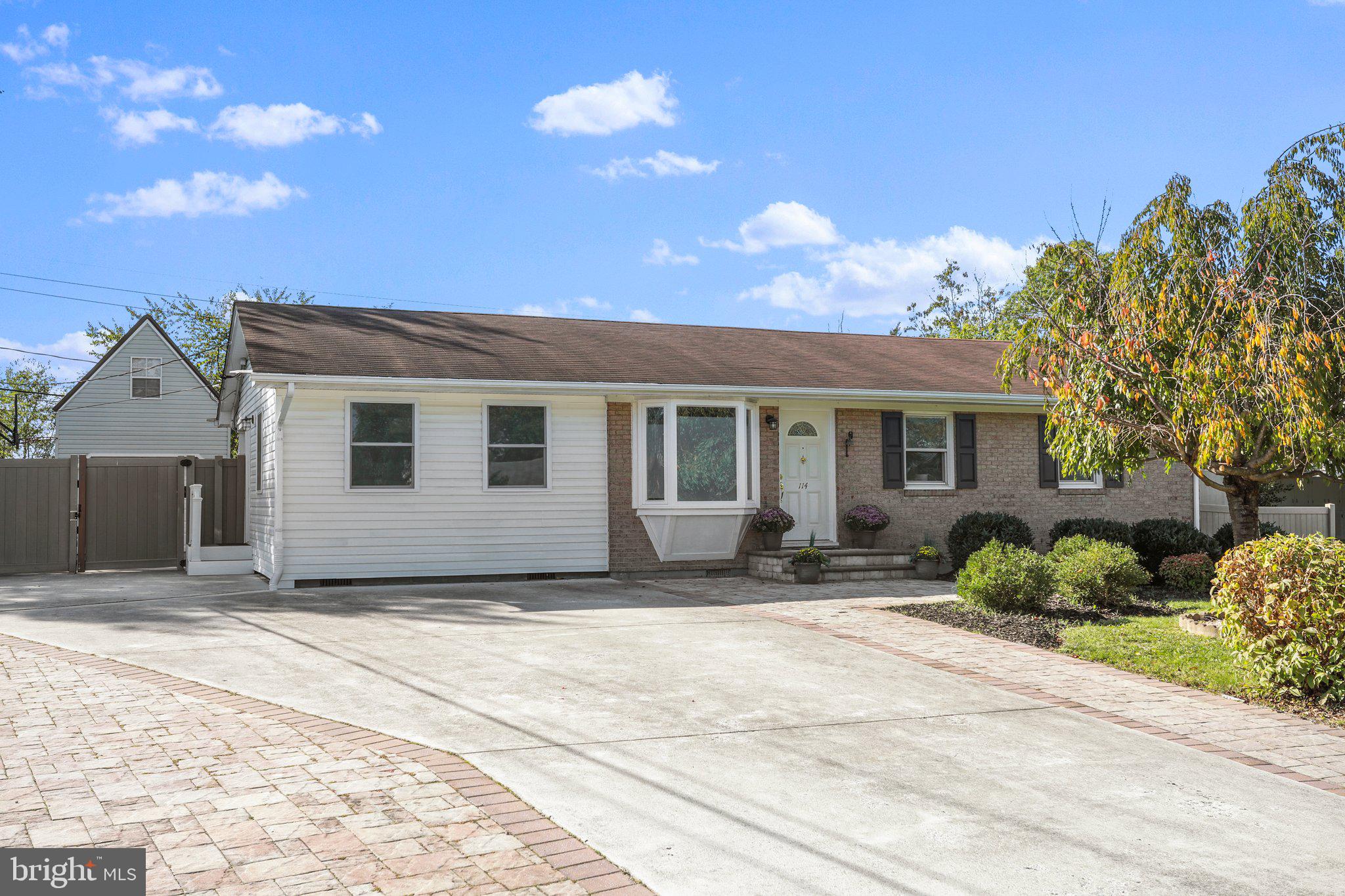 THE MEADOWS - Residential Lease