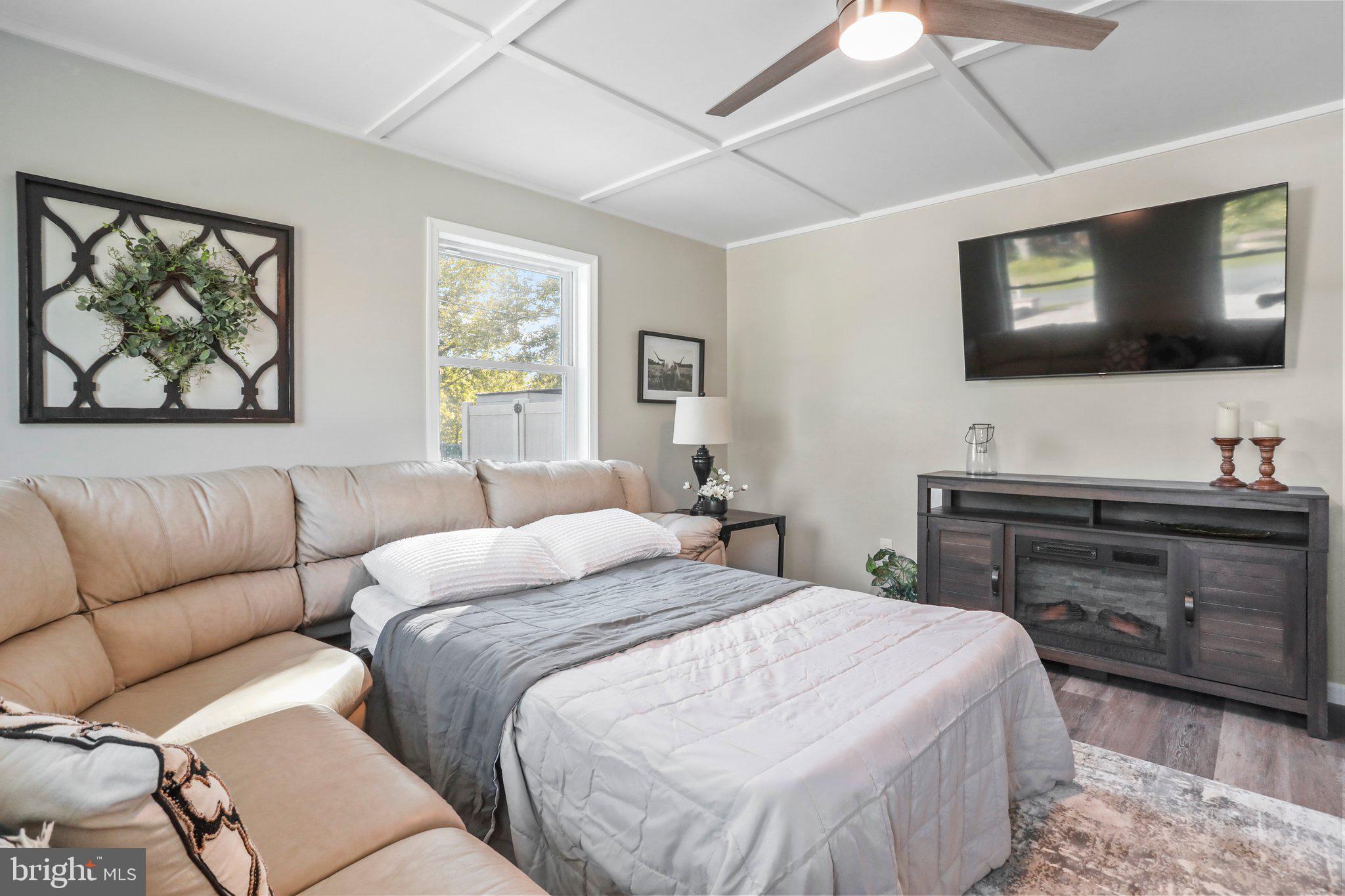 THE MEADOWS - Residential Lease