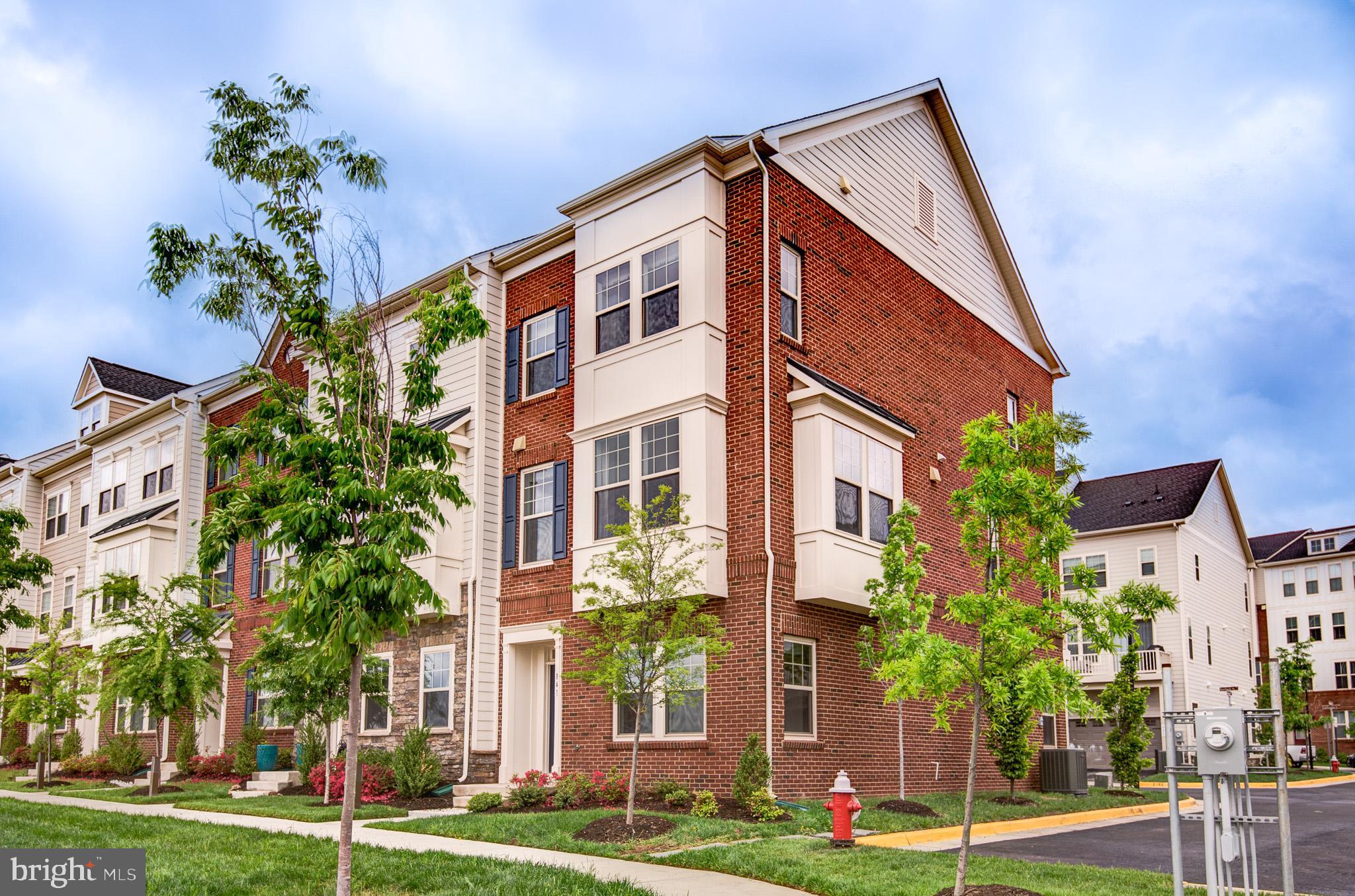 POTOMAC STATION MARKETPLACE - Residential Lease