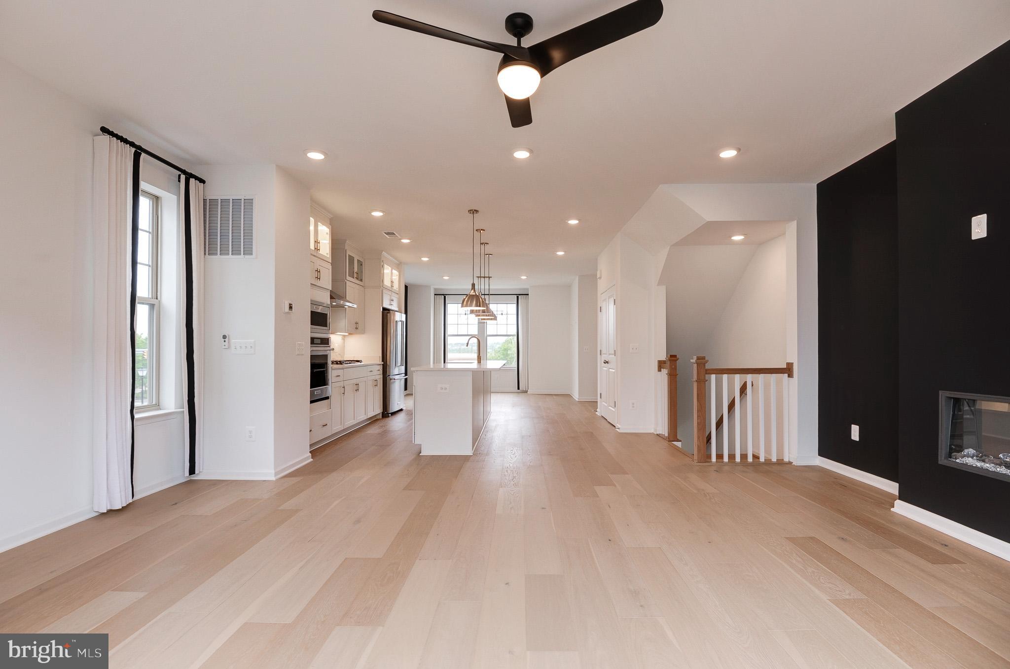 POTOMAC STATION MARKETPLACE - Residential Lease