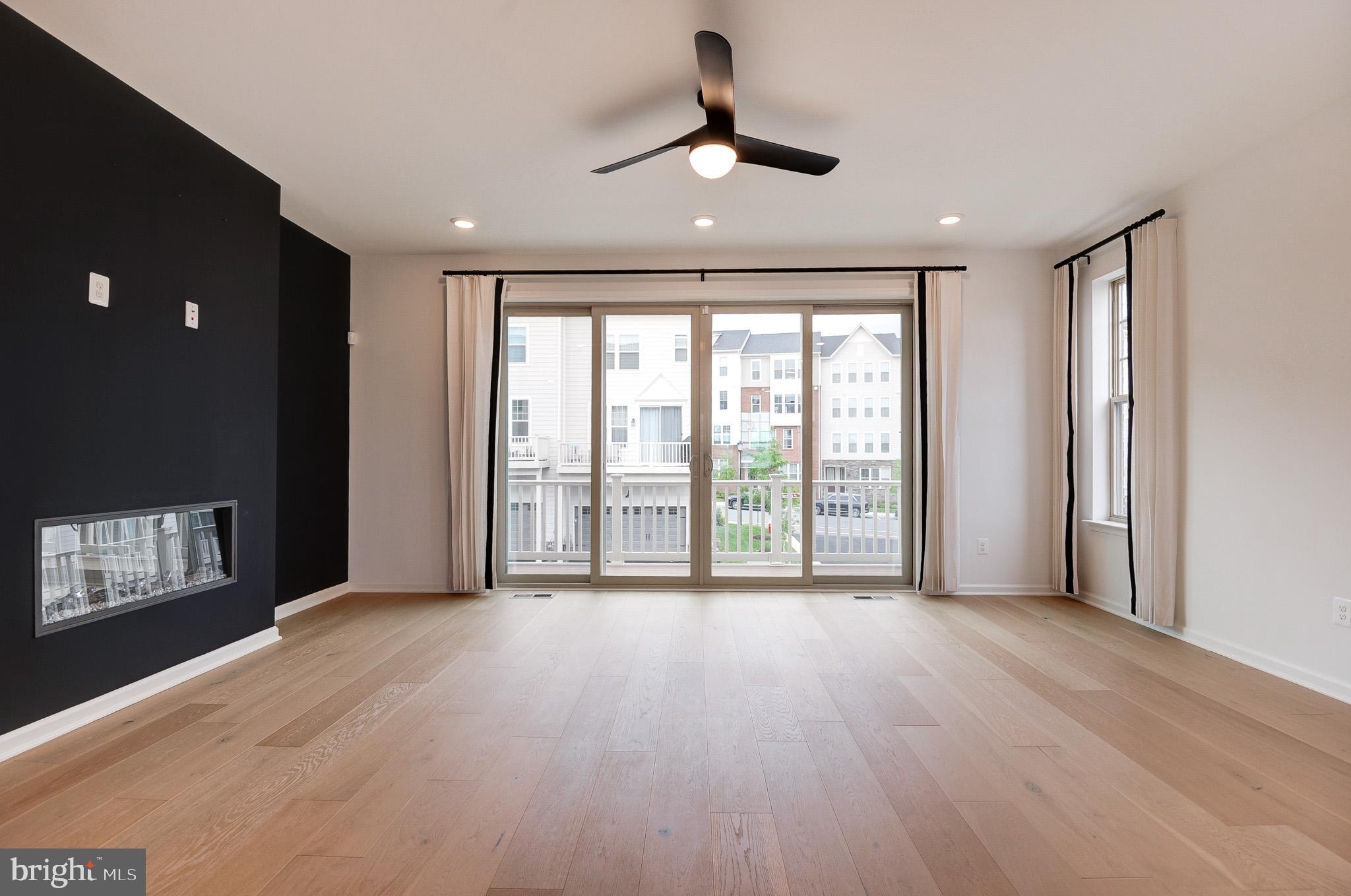 POTOMAC STATION MARKETPLACE - Residential Lease