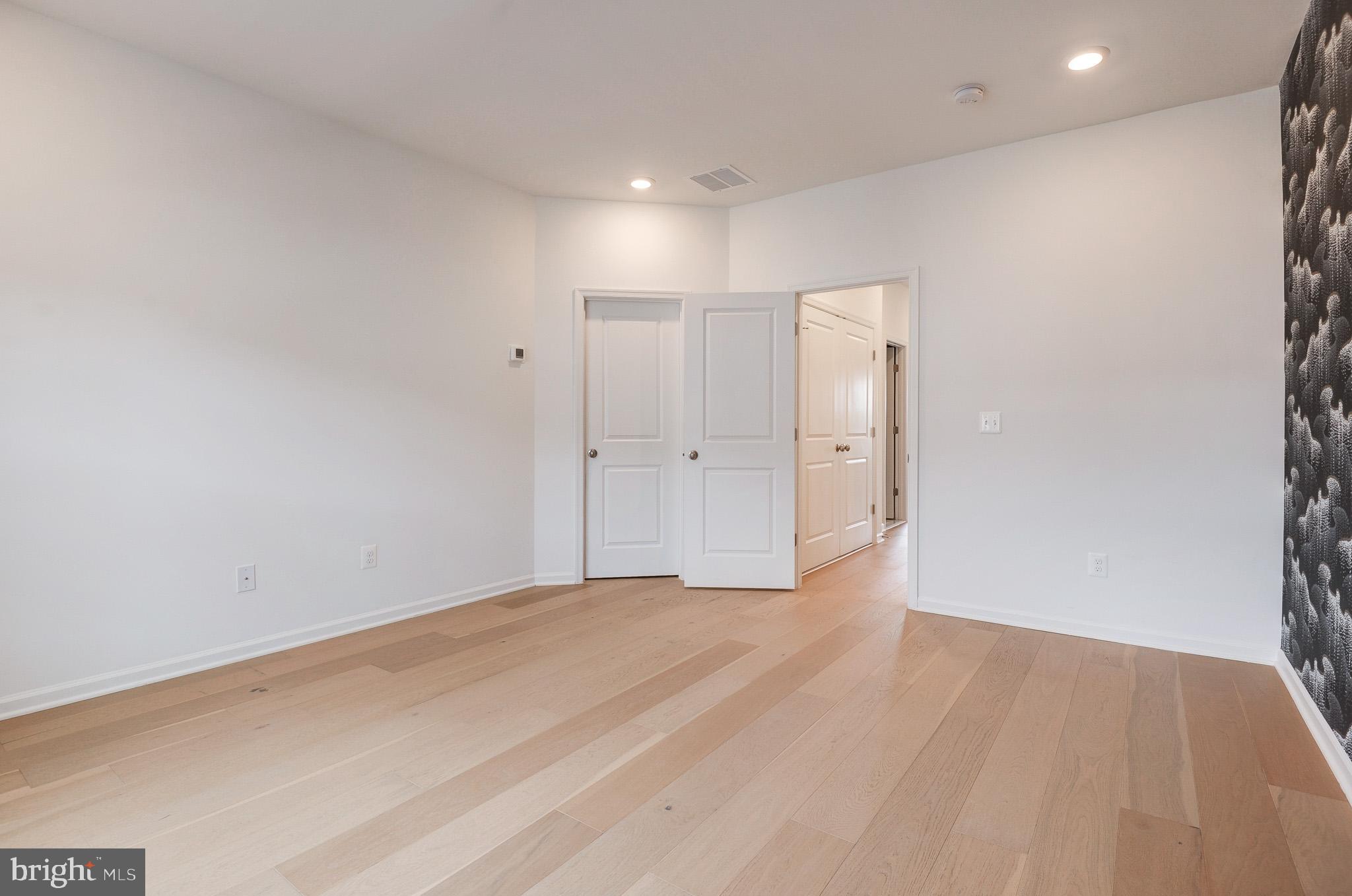 POTOMAC STATION MARKETPLACE - Residential Lease