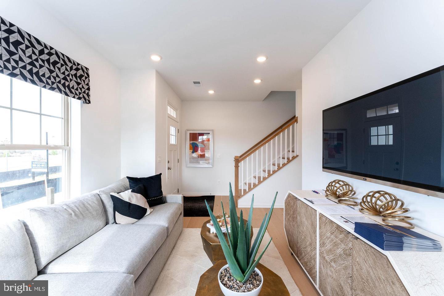 POTOMAC STATION MARKETPLACE - Residential Lease