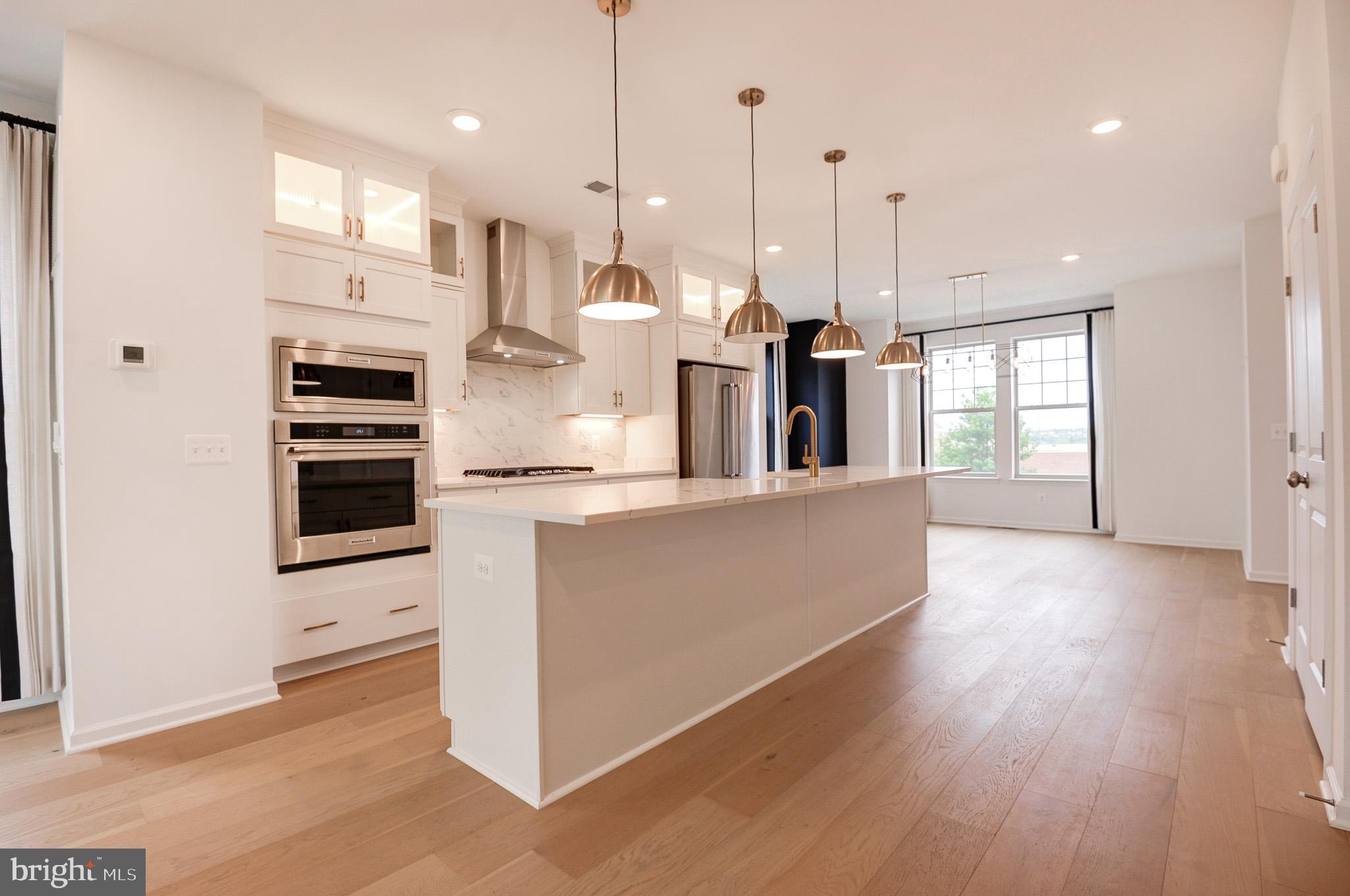 POTOMAC STATION MARKETPLACE - Residential Lease