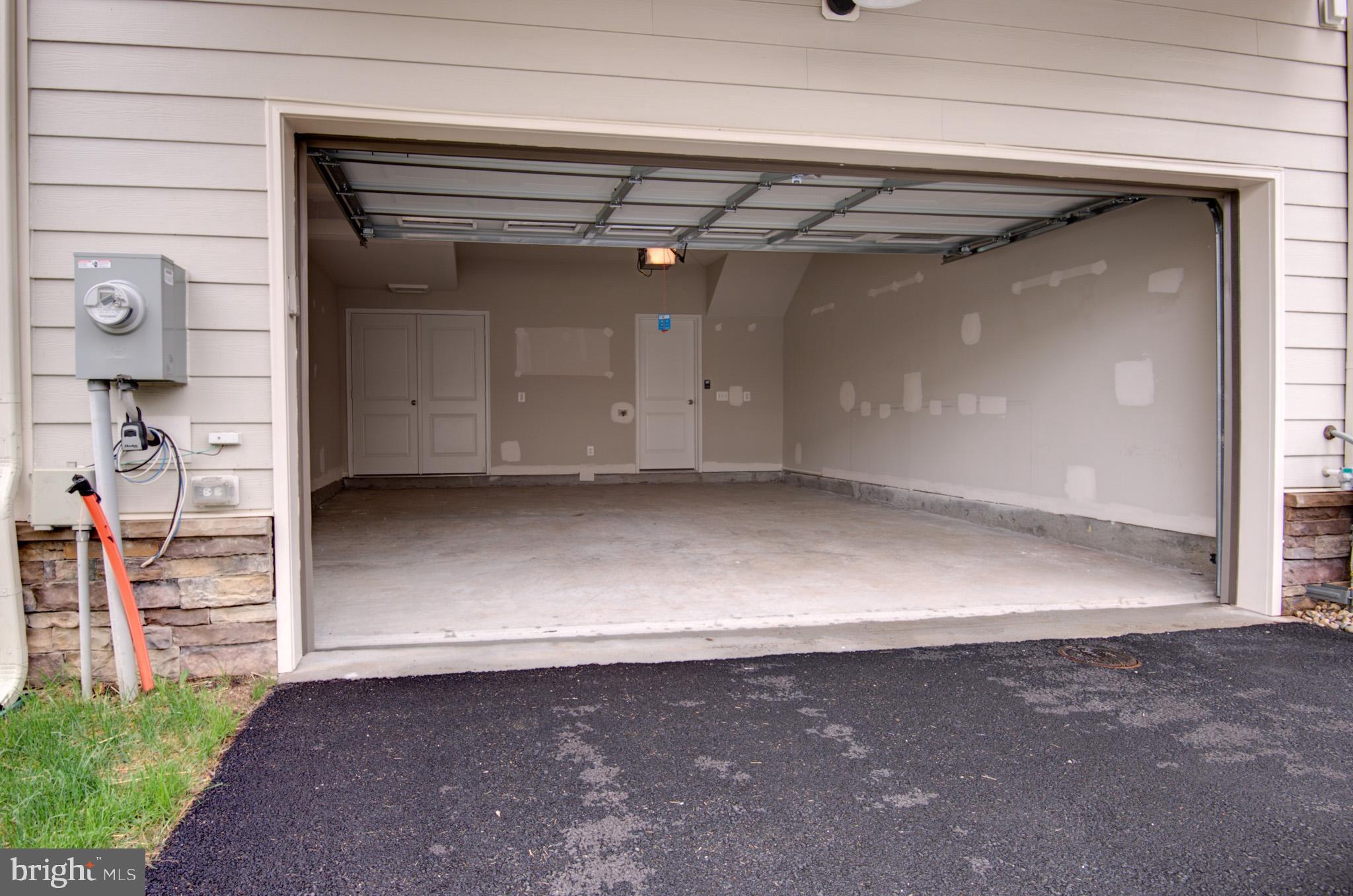 POTOMAC STATION MARKETPLACE - Residential Lease