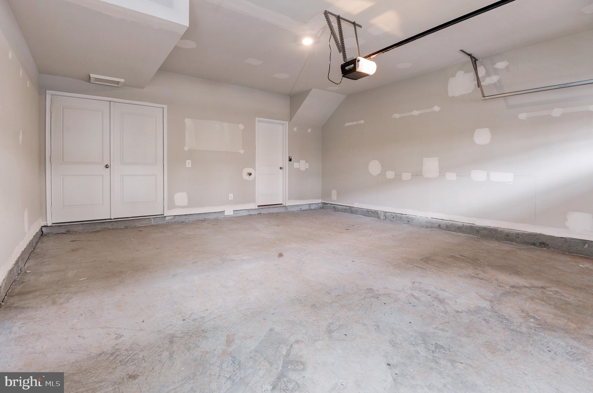 POTOMAC STATION MARKETPLACE - Residential Lease