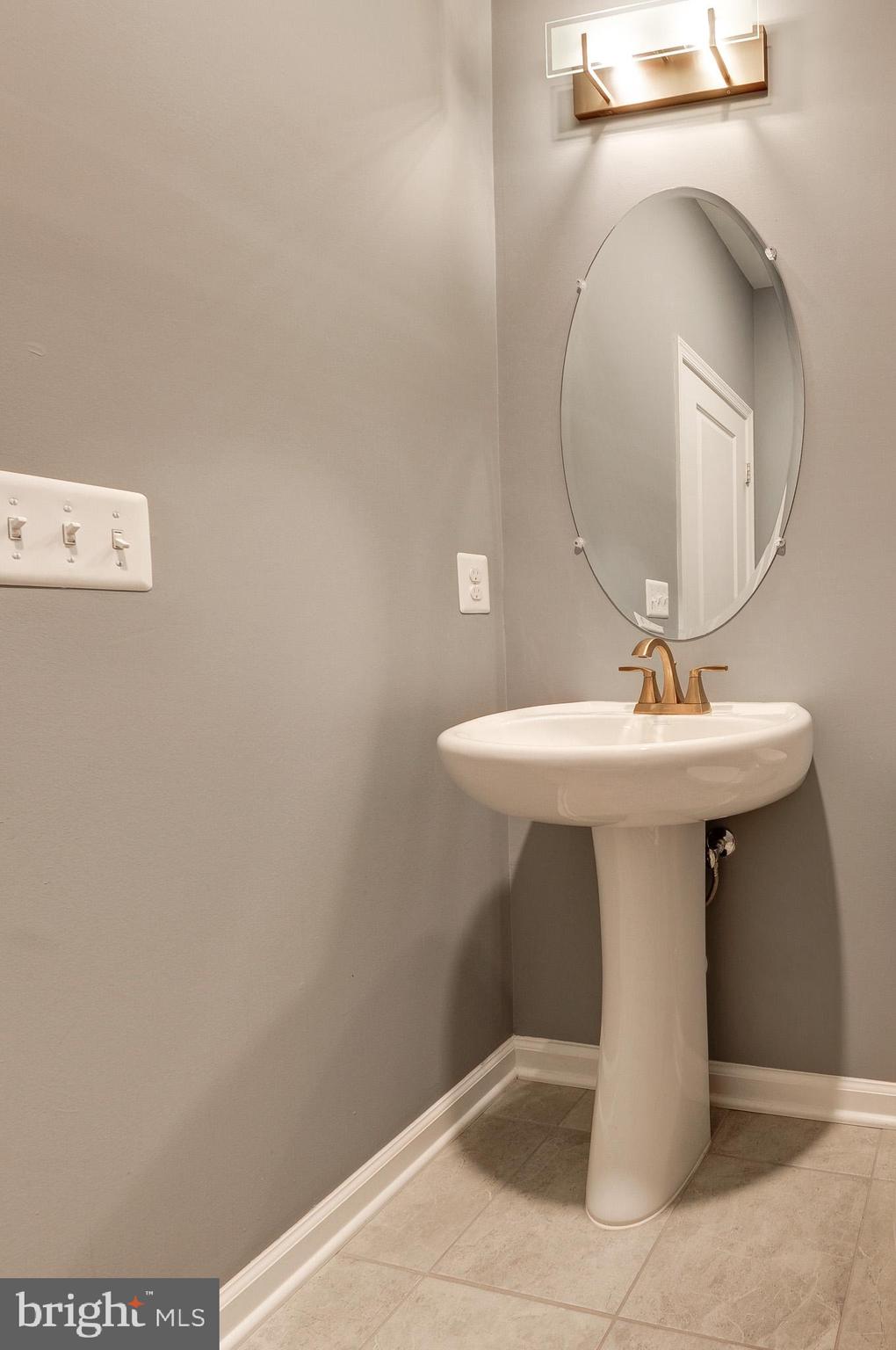 POTOMAC STATION MARKETPLACE - Residential Lease