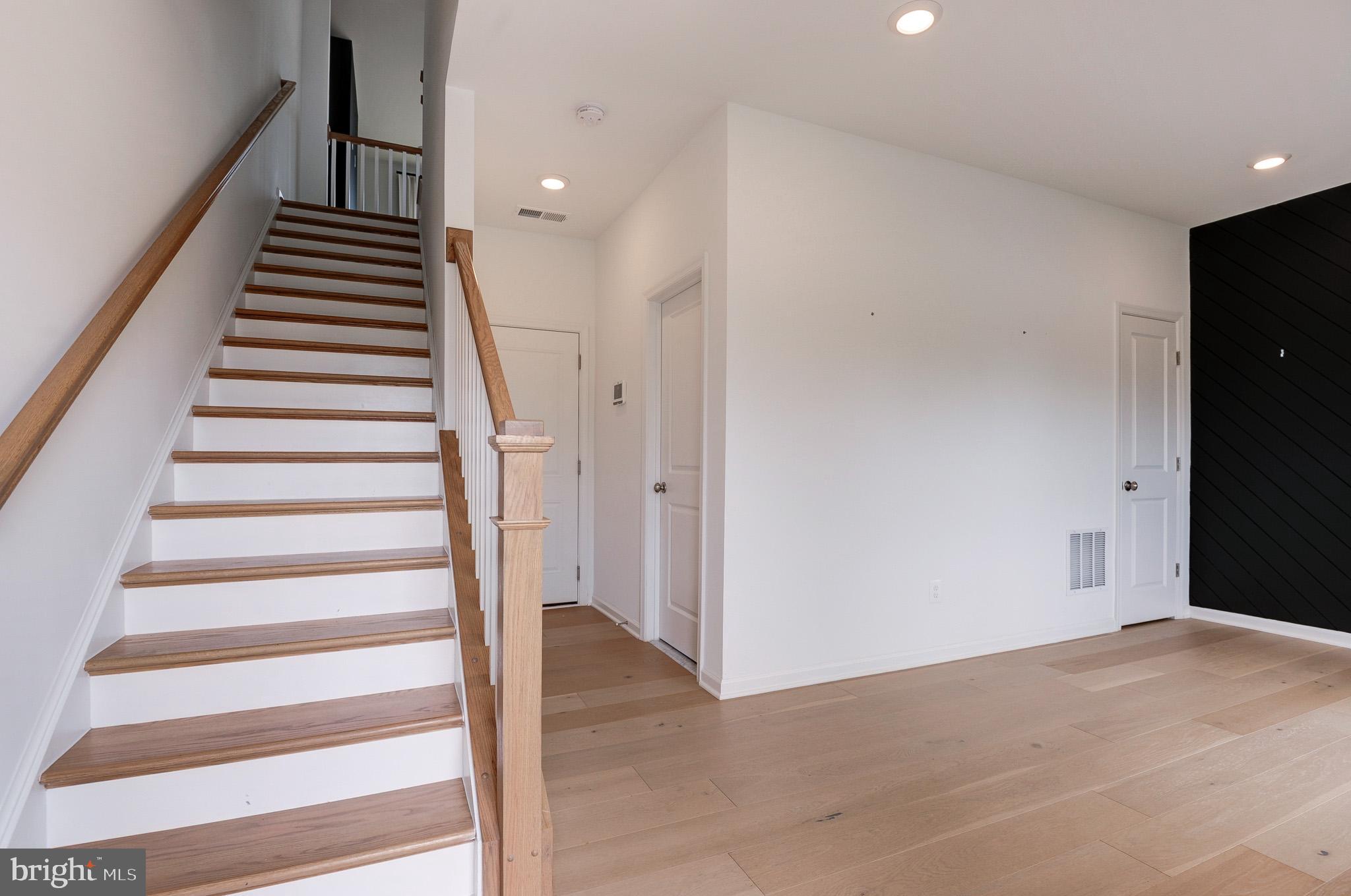 POTOMAC STATION MARKETPLACE - Residential Lease