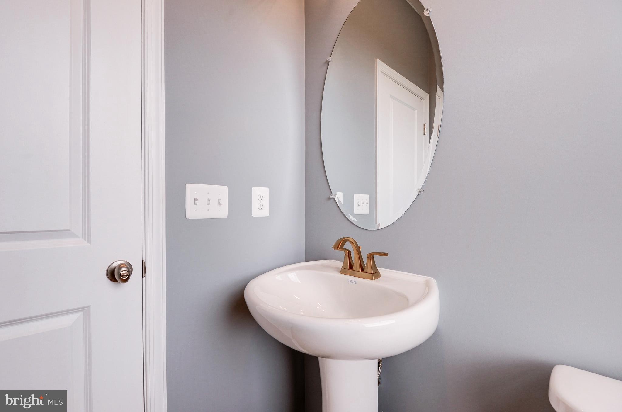 POTOMAC STATION MARKETPLACE - Residential Lease