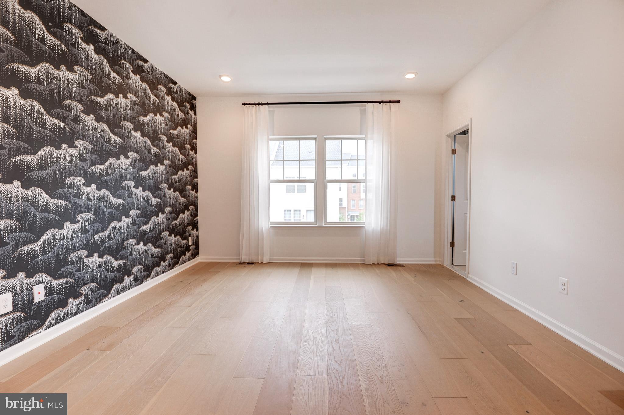 POTOMAC STATION MARKETPLACE - Residential Lease