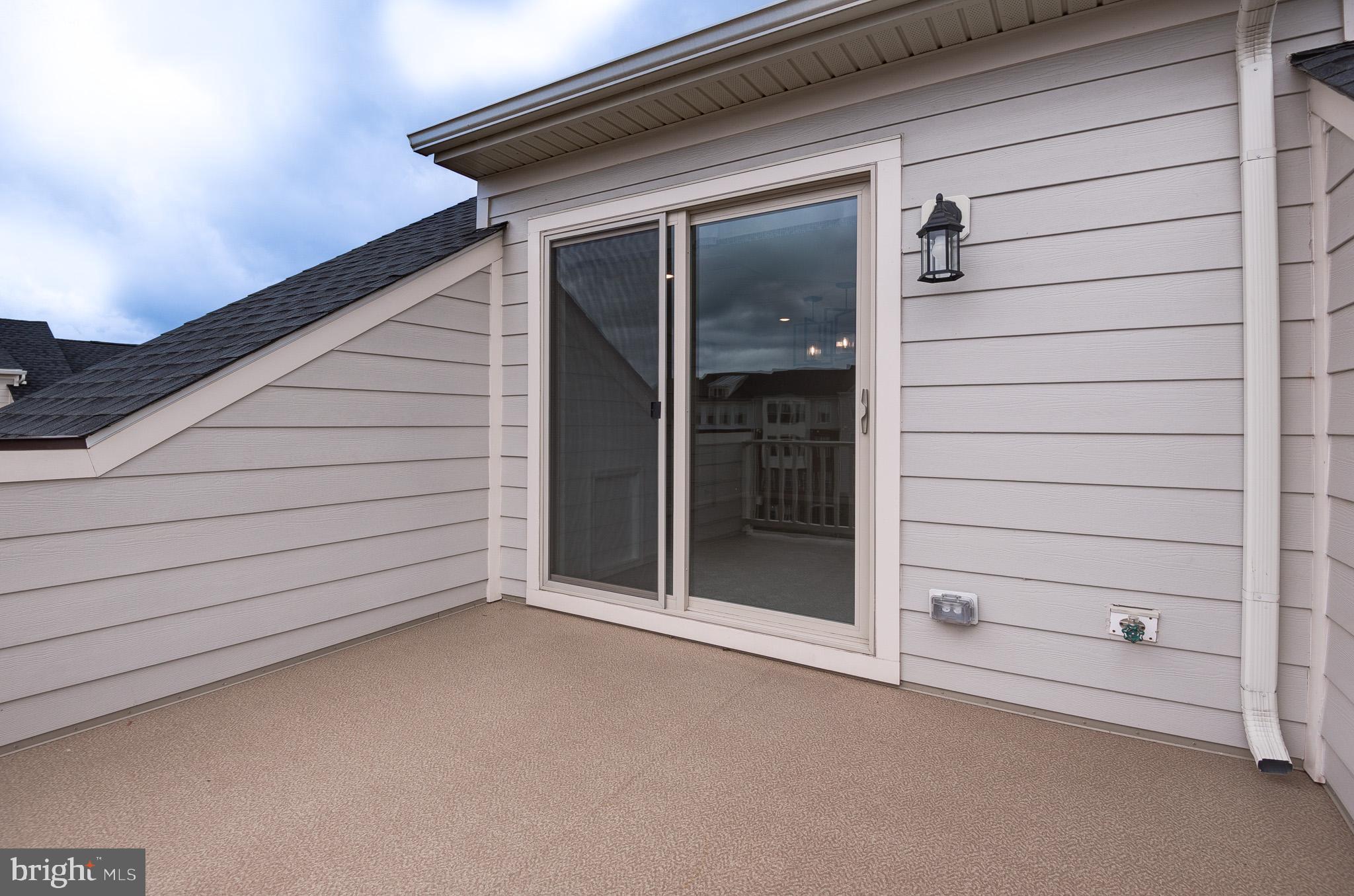 POTOMAC STATION MARKETPLACE - Residential Lease