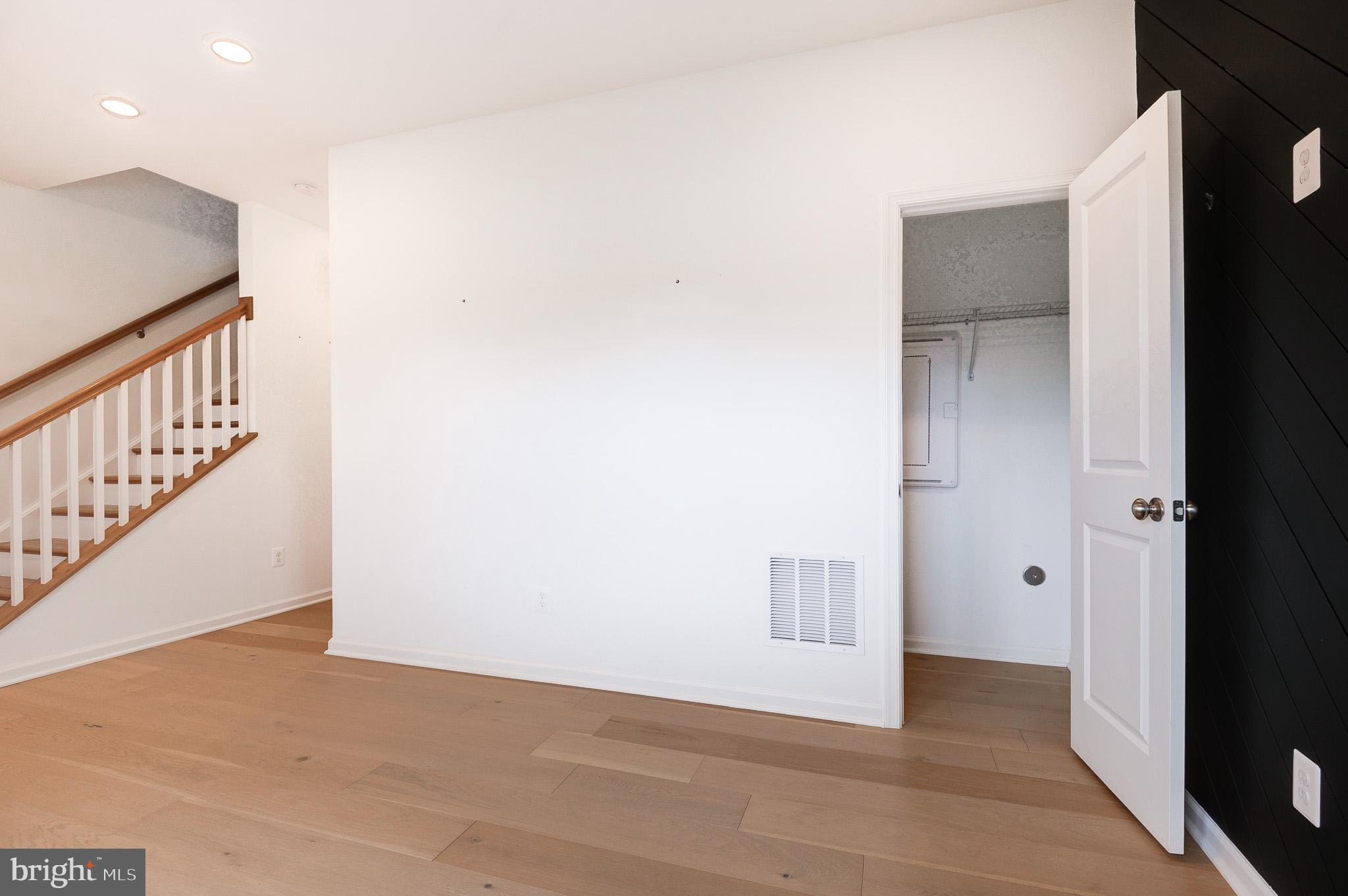 POTOMAC STATION MARKETPLACE - Residential Lease