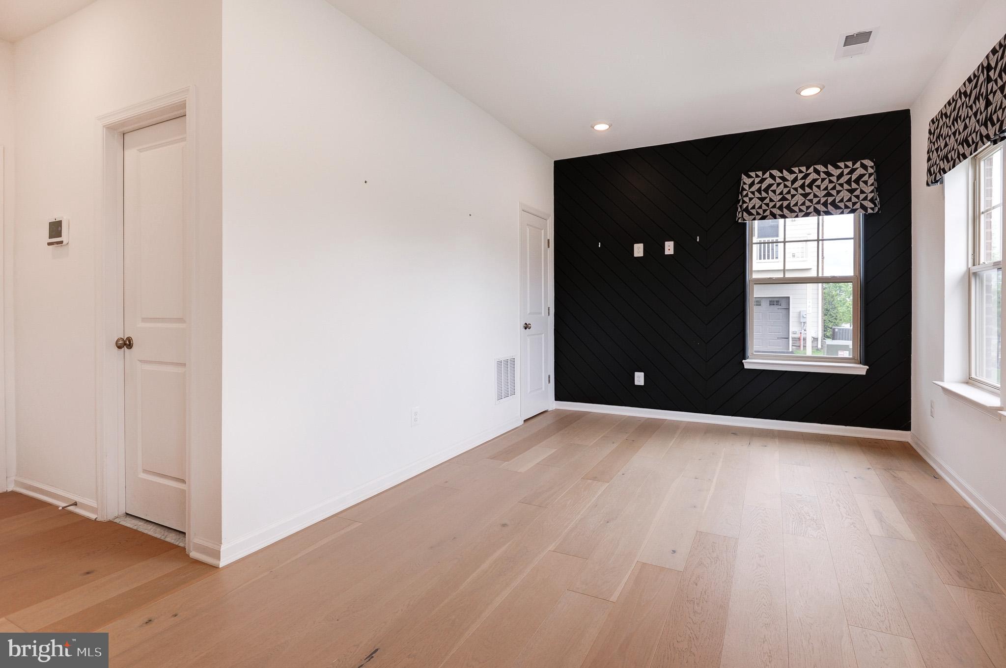 POTOMAC STATION MARKETPLACE - Residential Lease