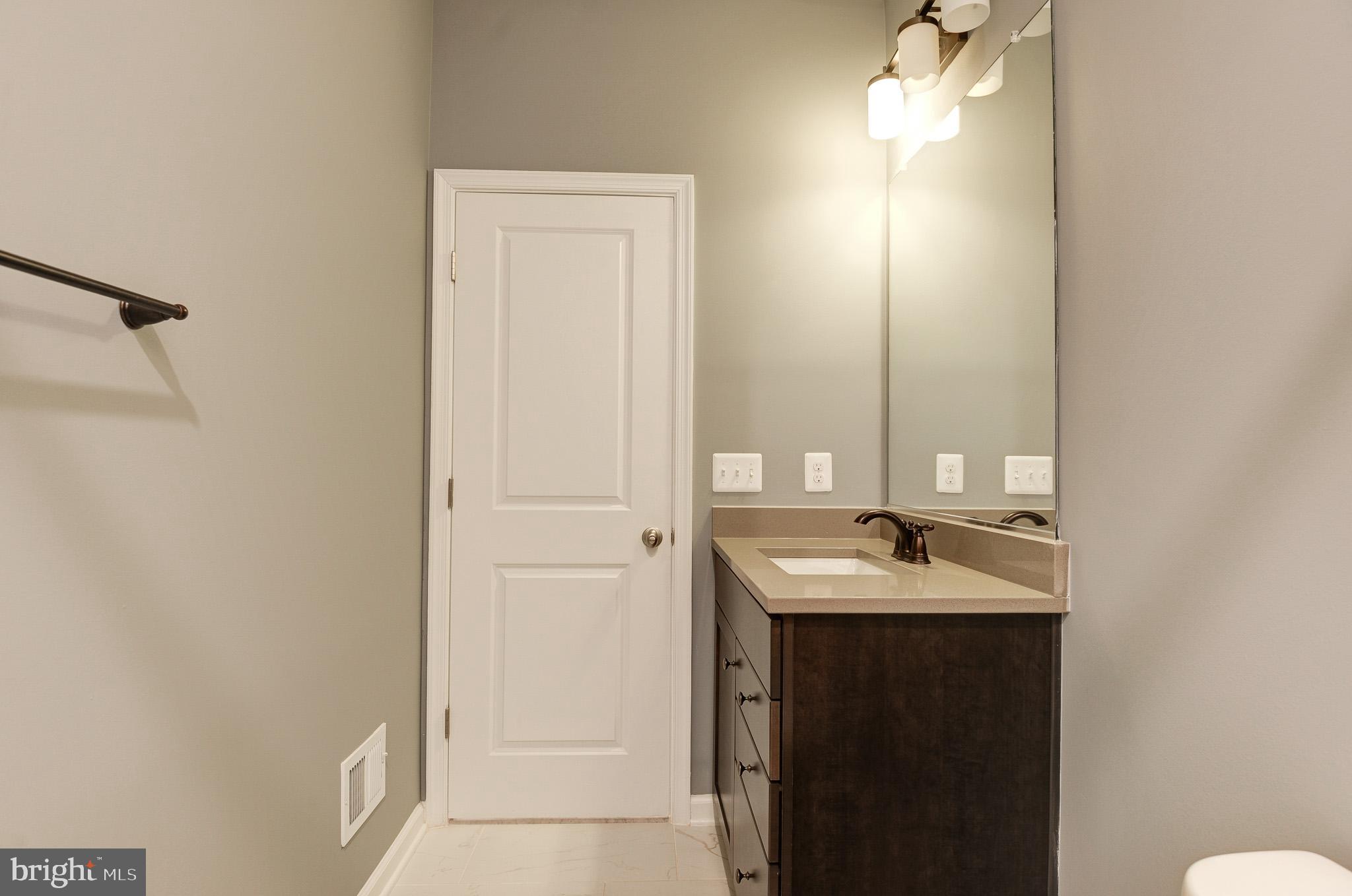 POTOMAC STATION MARKETPLACE - Residential Lease