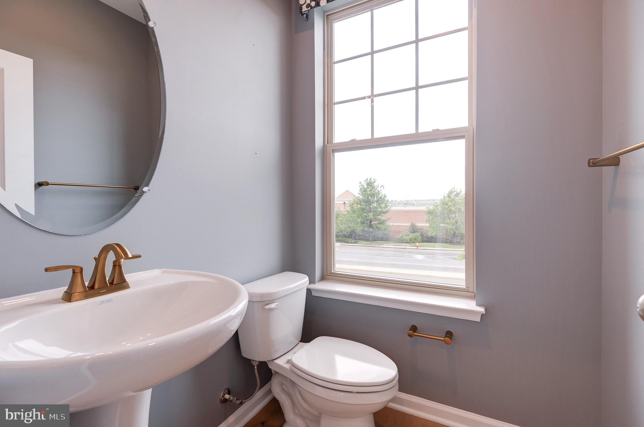 POTOMAC STATION MARKETPLACE - Residential Lease